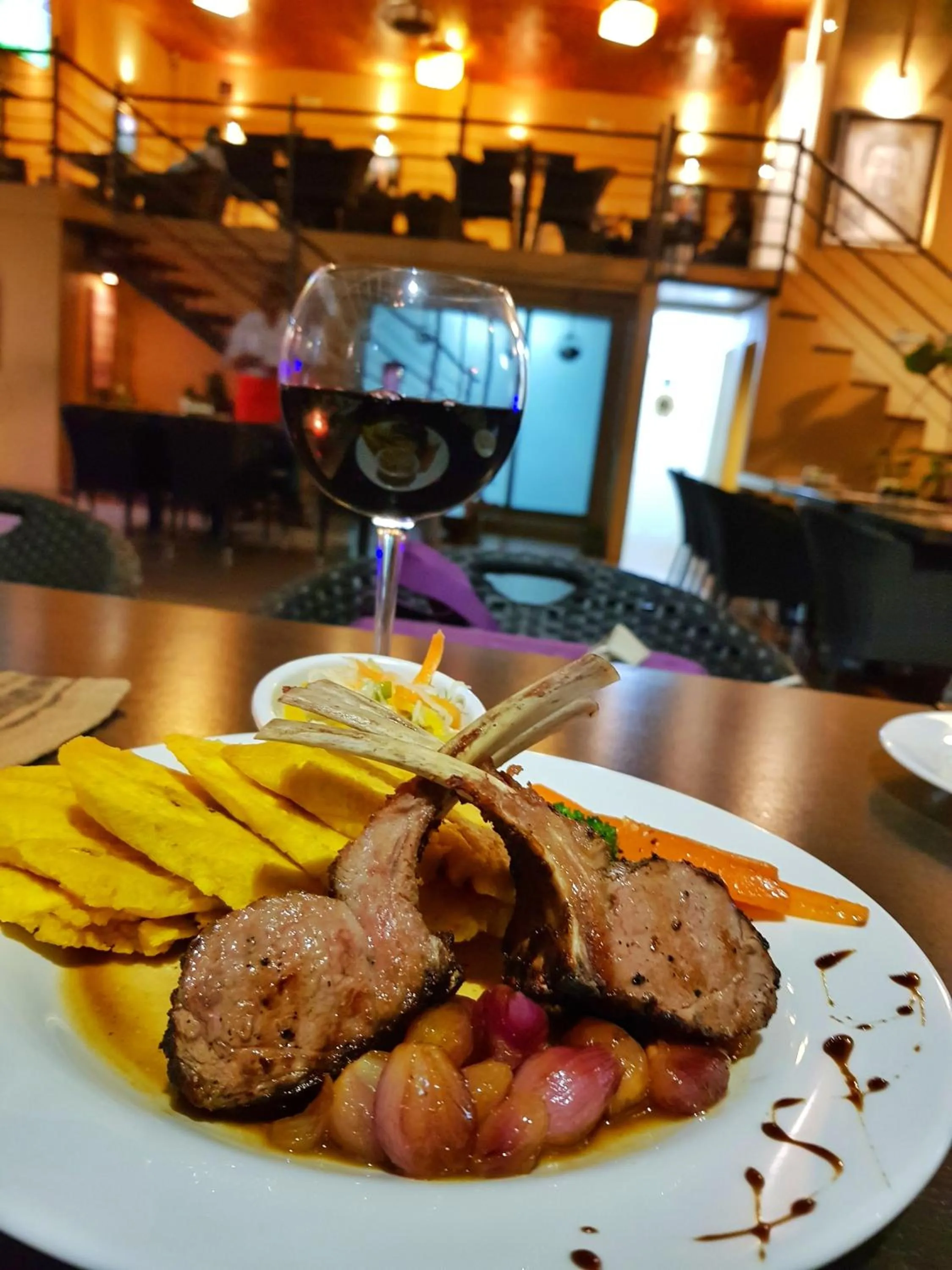 Restaurant/places to eat in Allamanda Hotel