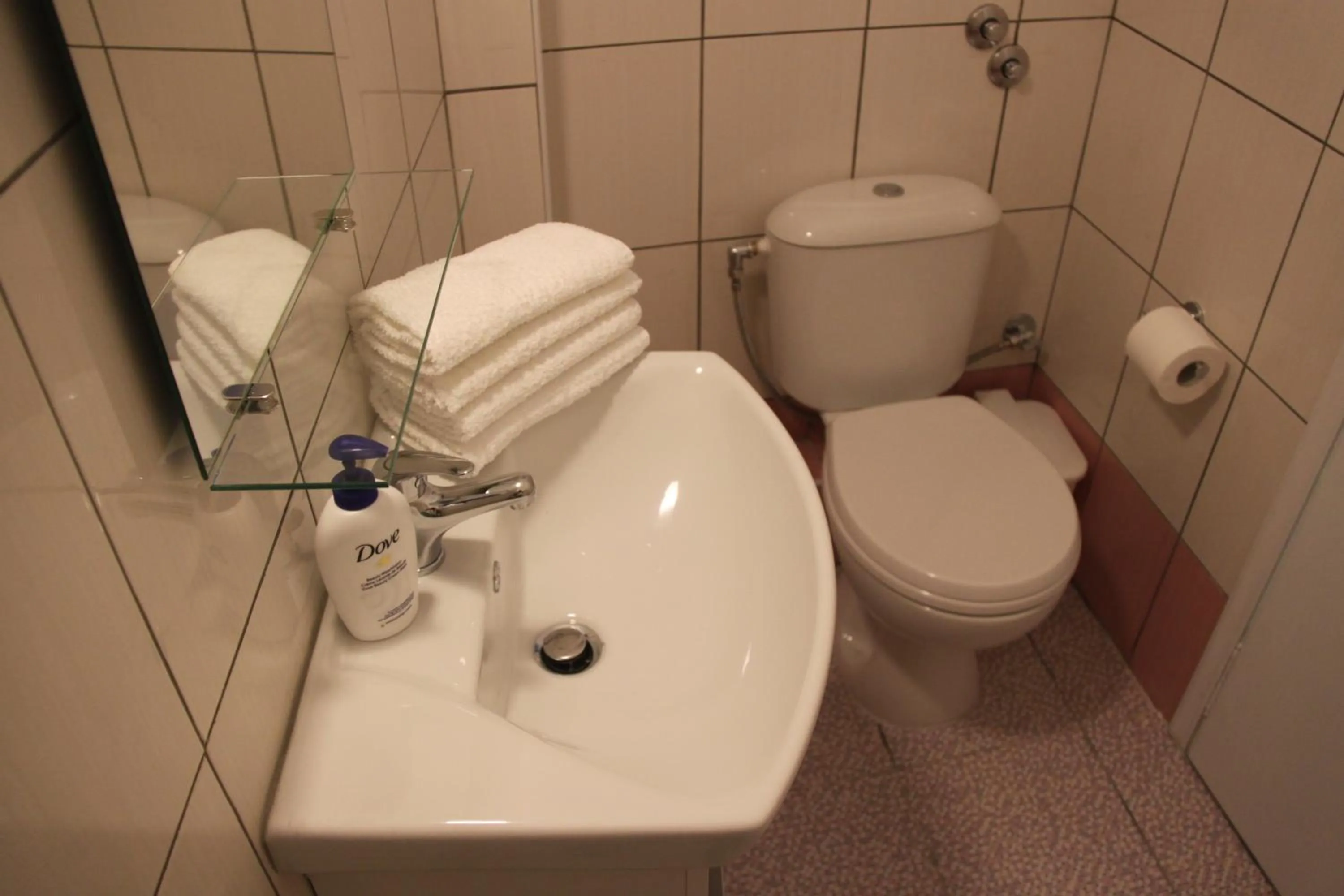 Bathroom in Vaya Zorba Studios