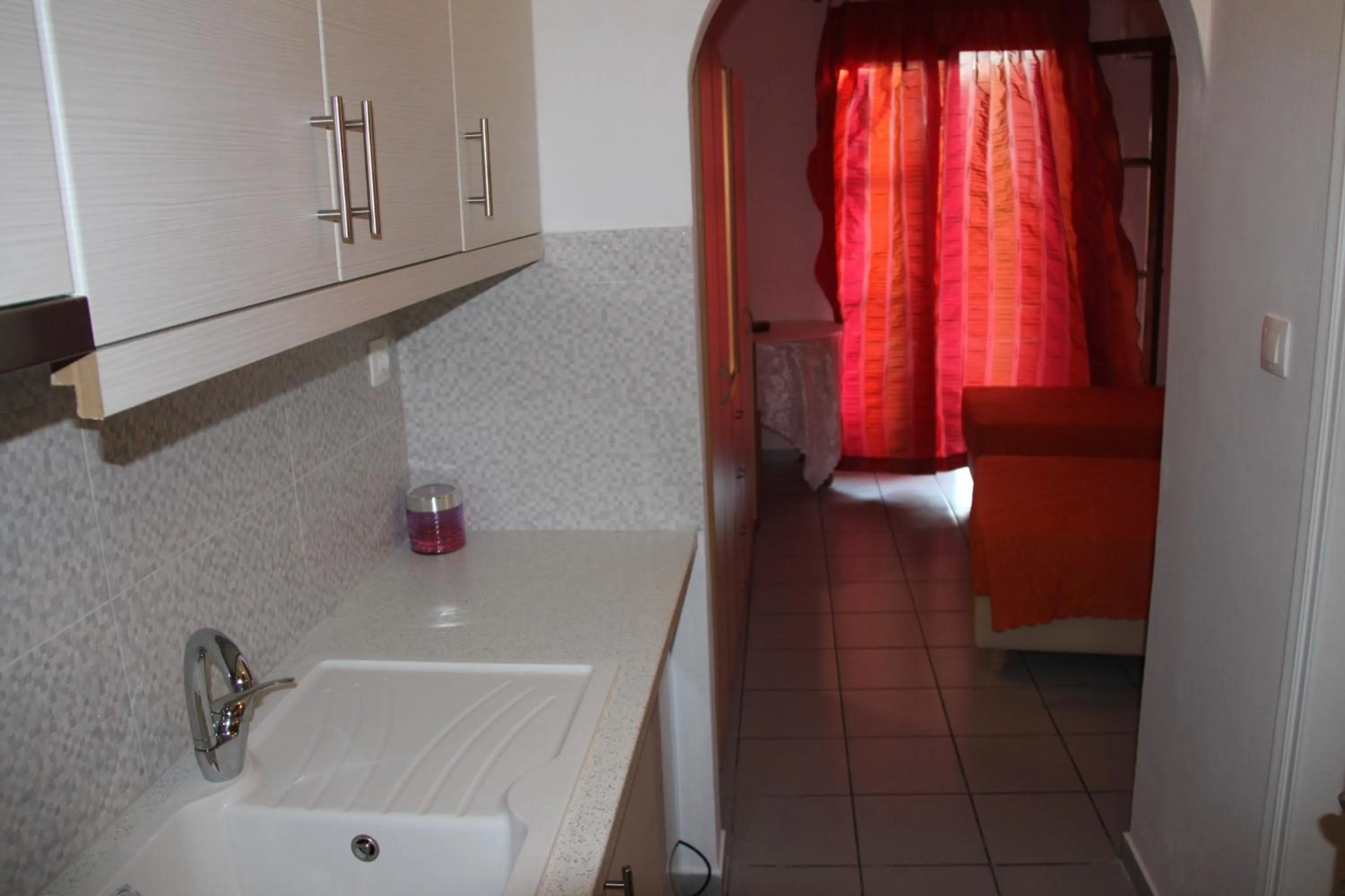 Photo of the whole room in Vaya Zorba Studios