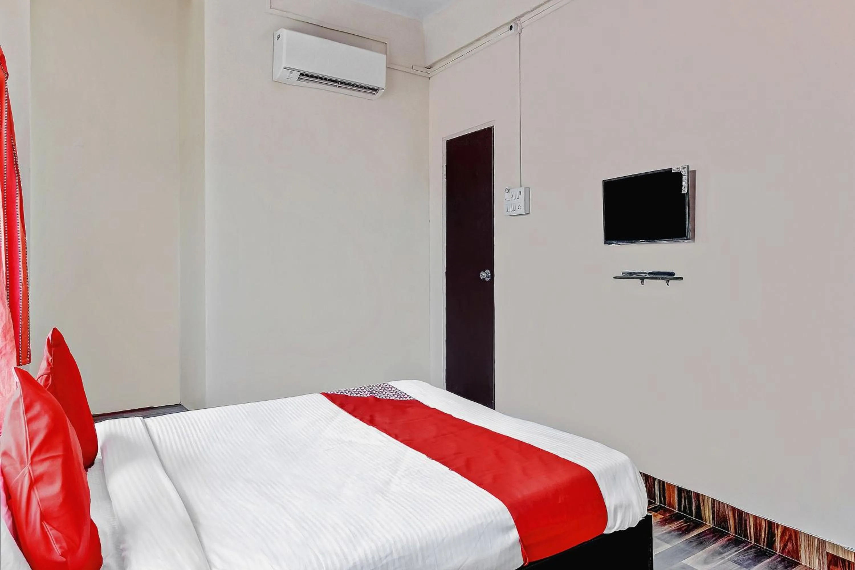 Bedroom, Bed in Super Hotel O Shree Balaji Lodging