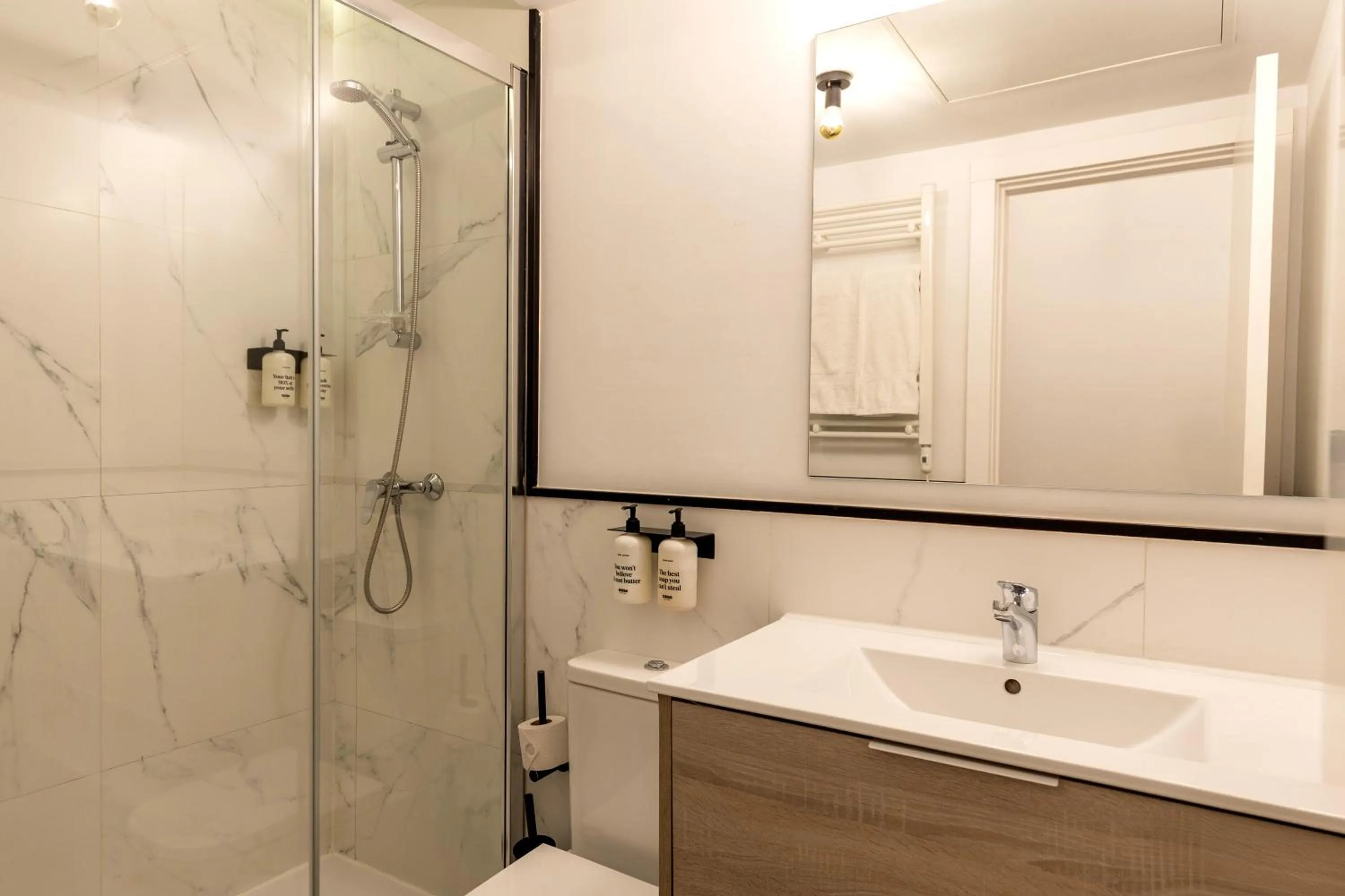 Bathroom in Colectia Stays Atocha