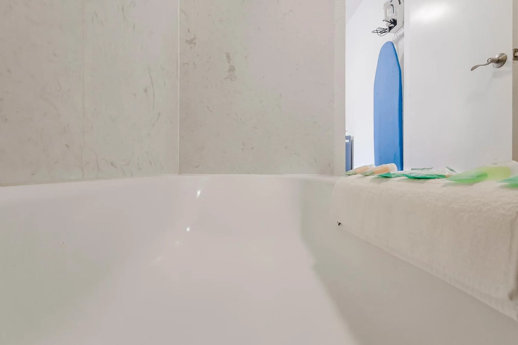 Bathroom in Heritage Inn Express Chico