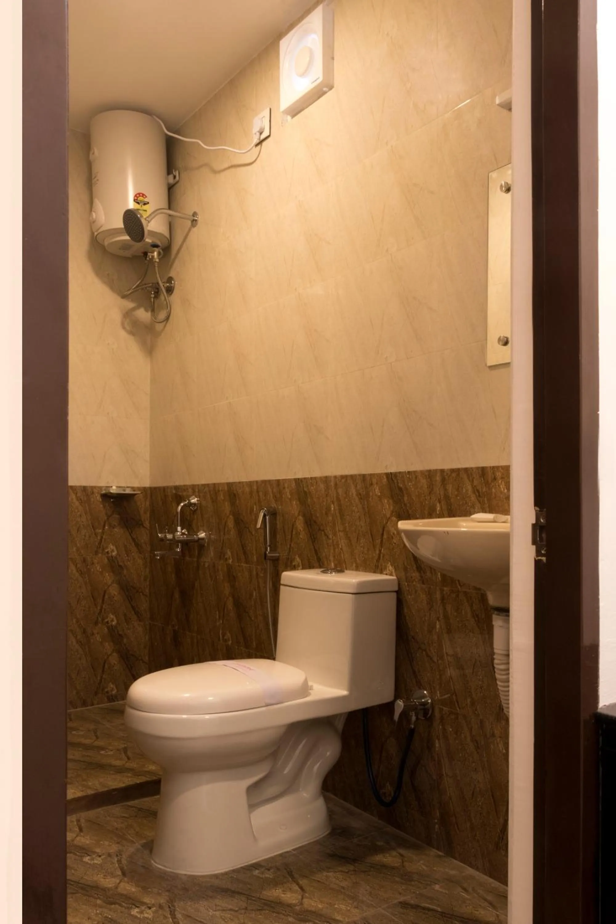 Bathroom in COSY CHAMBRE