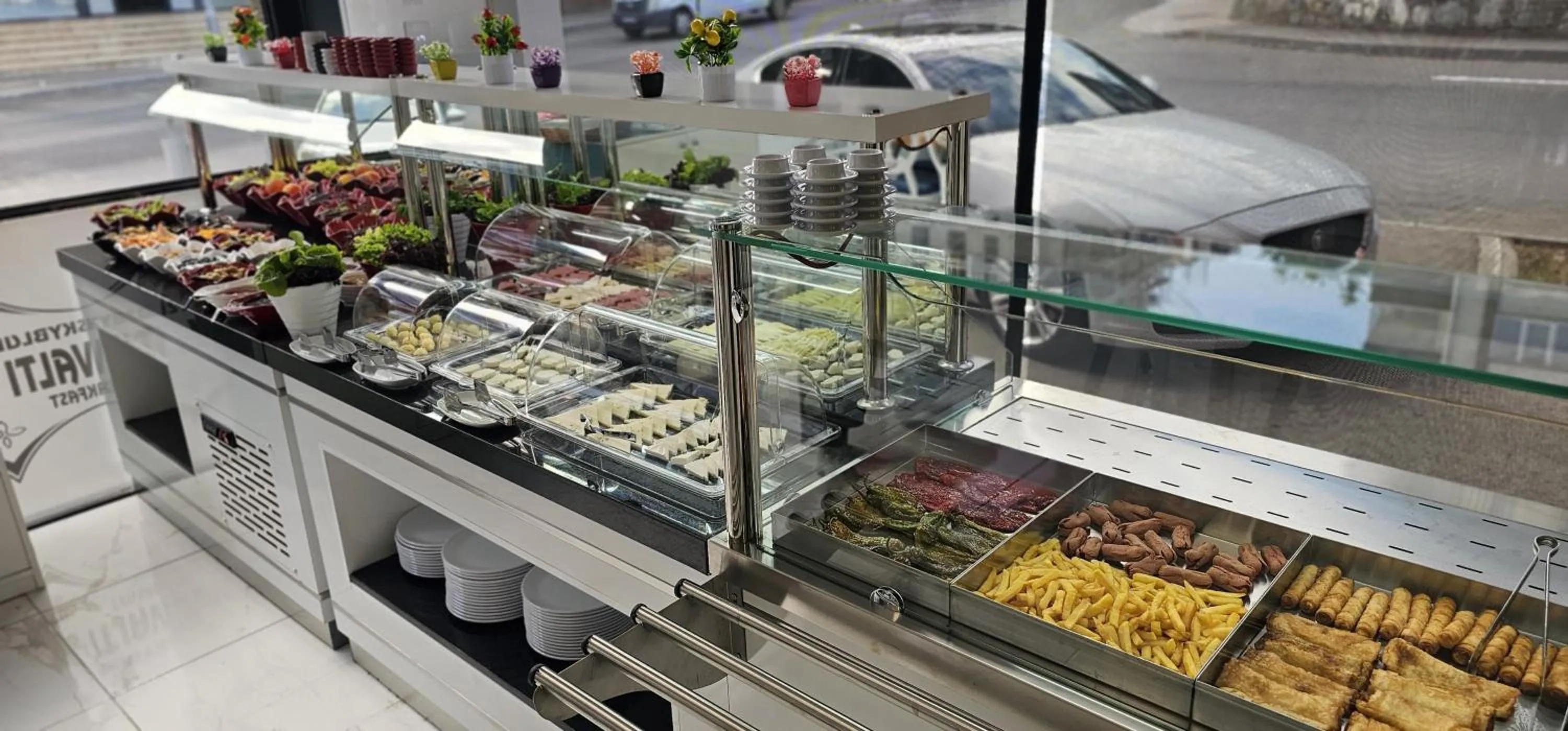 Restaurant/places to eat in SKYBLUE İSTANBUL HOTEL