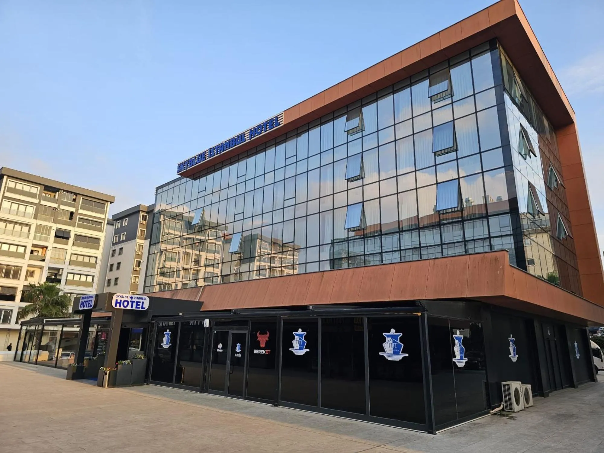 Property building in SKYBLUE İSTANBUL HOTEL