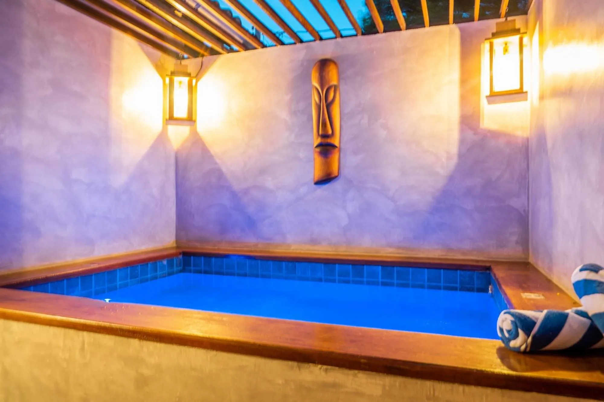 Hot Tub in Villa Zen Hotel