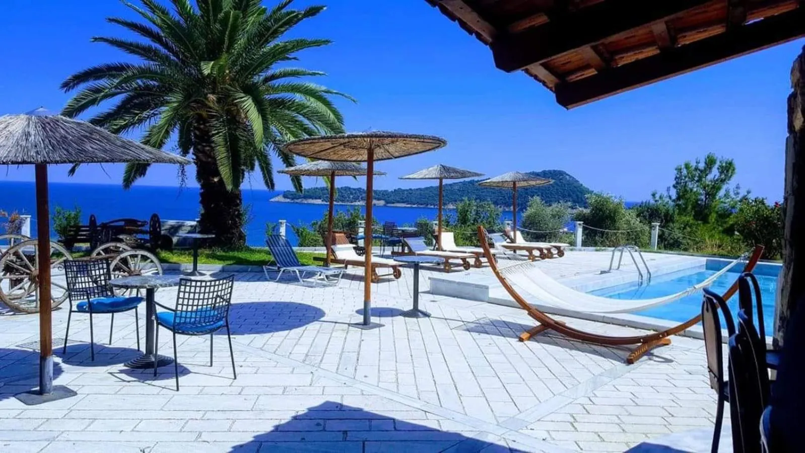 Patio in Kinira Beach Hotel