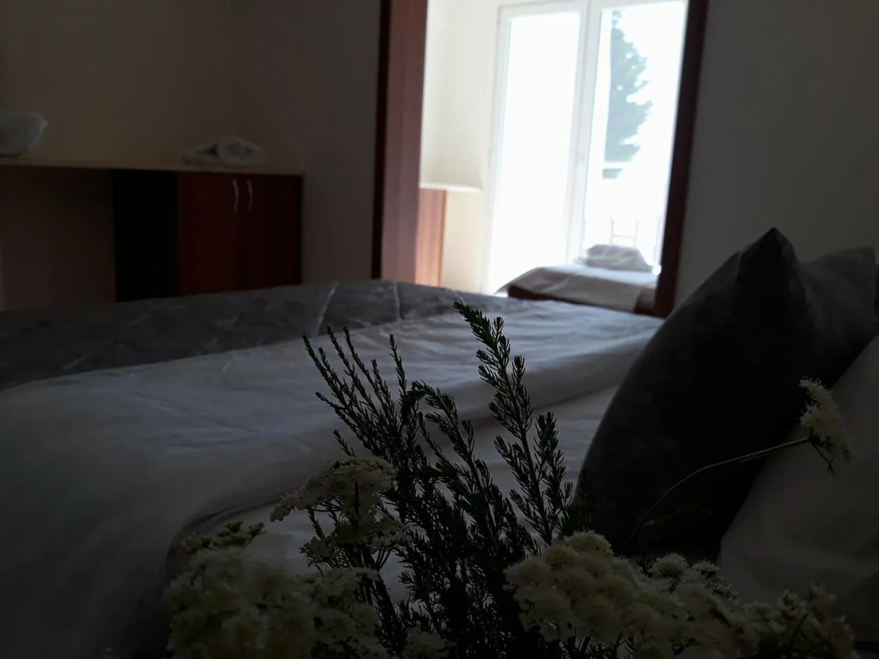 Bed in Kinira Beach Hotel