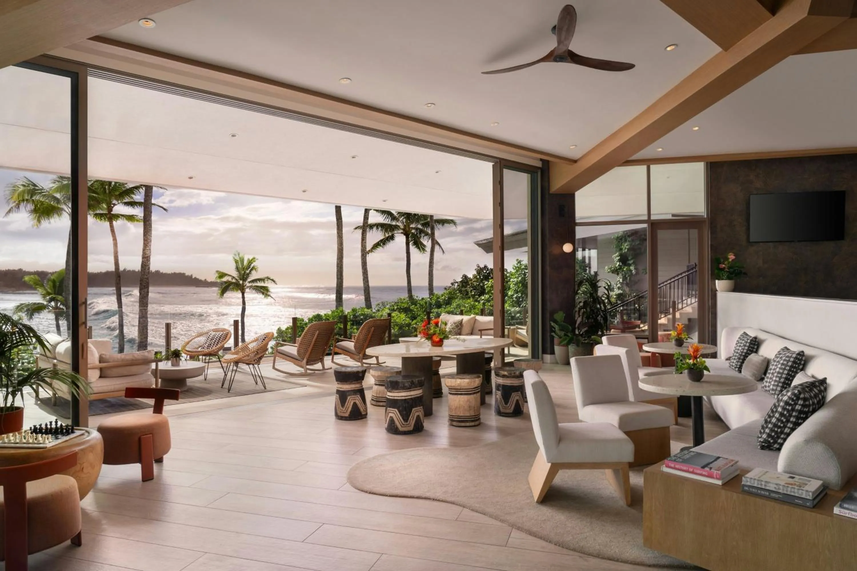 Lounge or bar in The Ritz-Carlton O'ahu, Turtle Bay