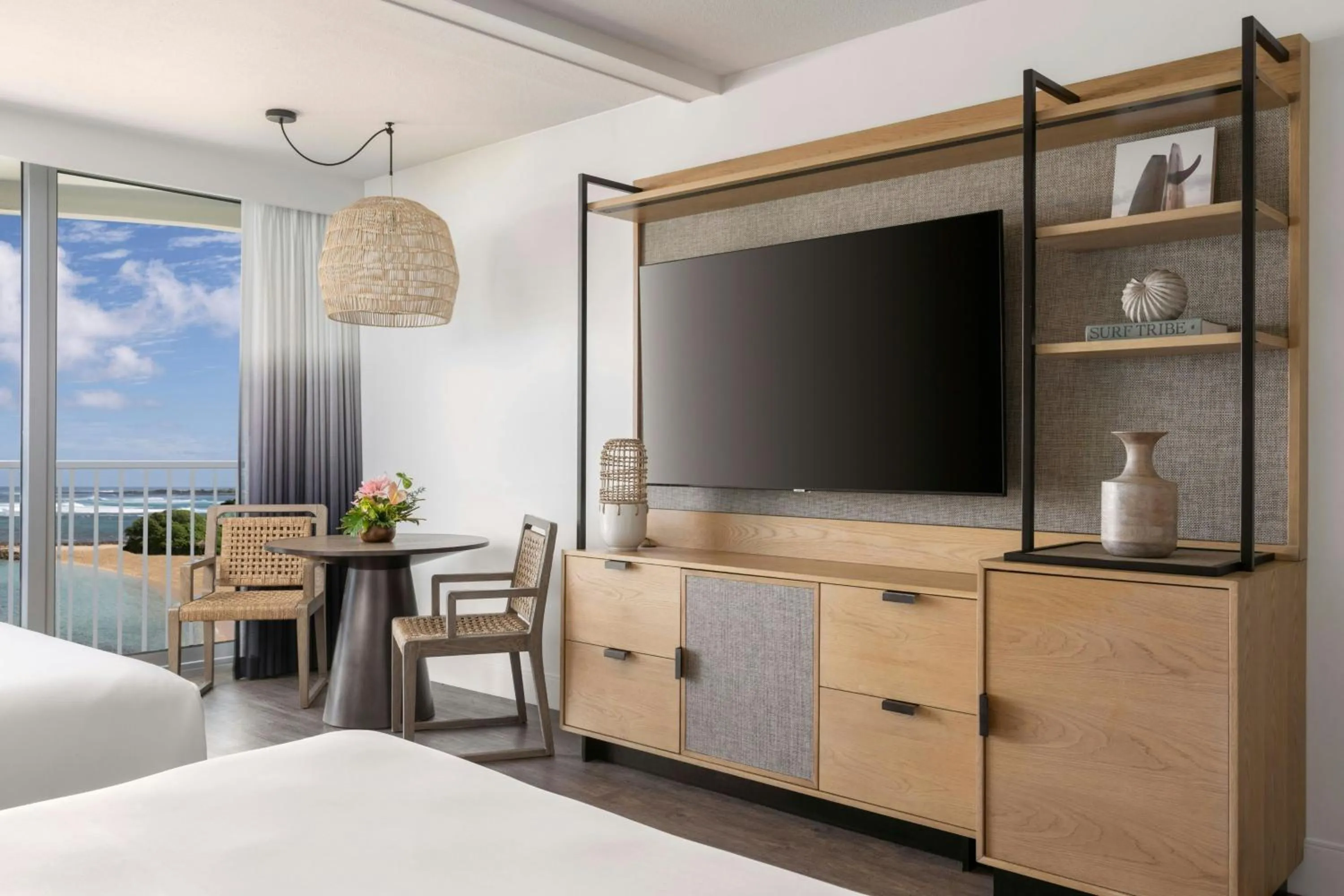 Photo of the whole room, Bed in The Ritz-Carlton O'ahu, Turtle Bay