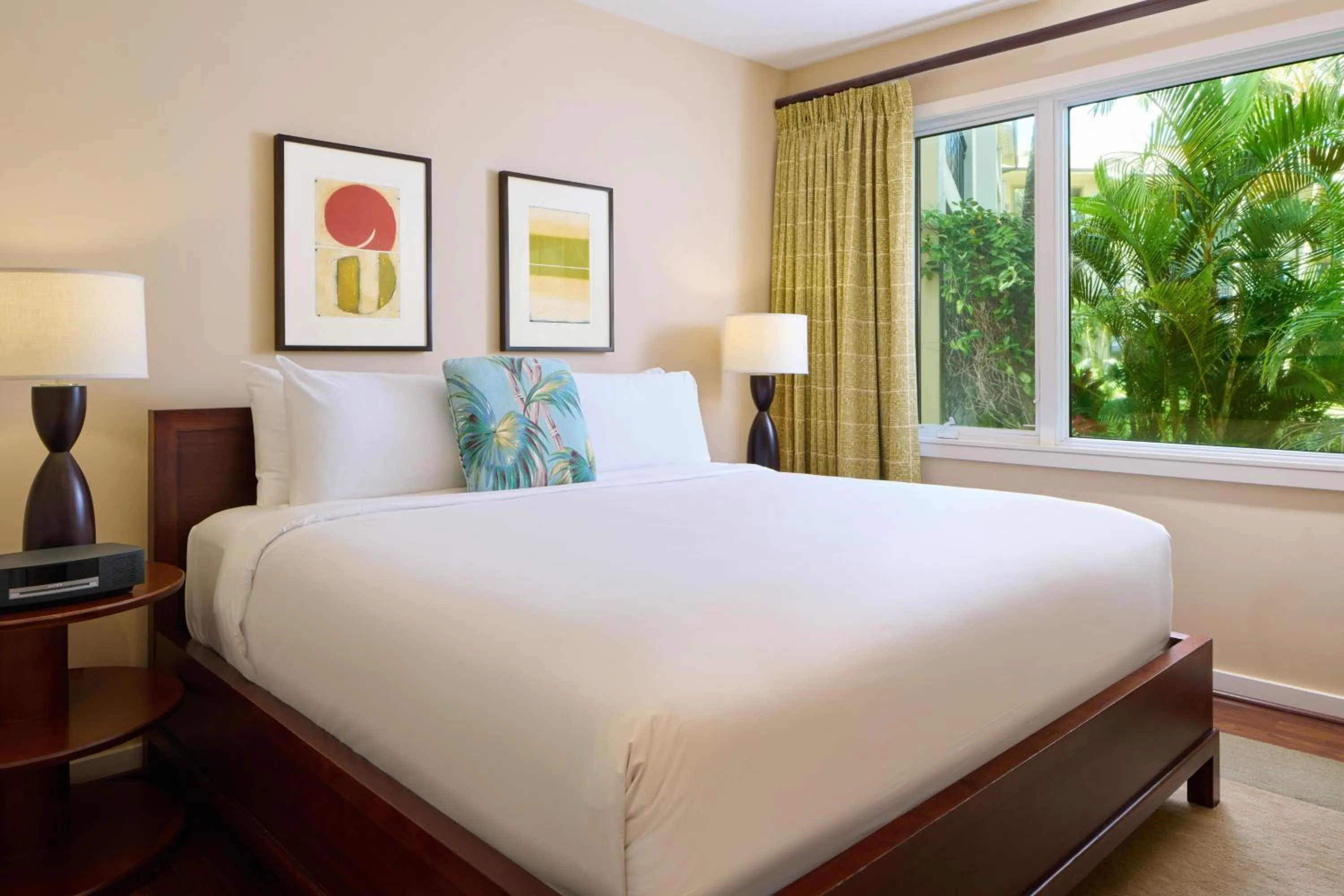 Bedroom, Bed in The Ritz-Carlton O'ahu, Turtle Bay