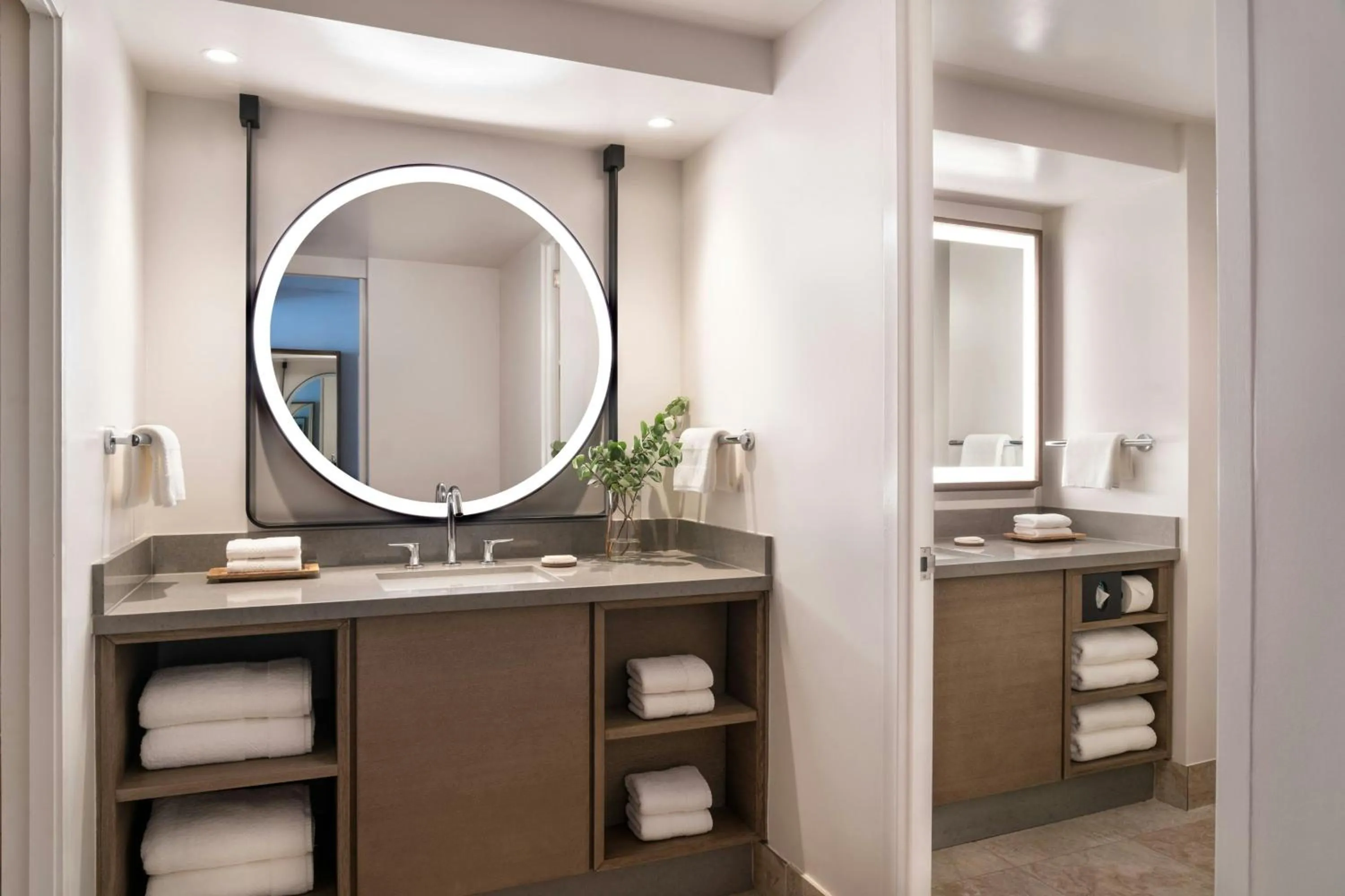 Bathroom in The Ritz-Carlton O'ahu, Turtle Bay