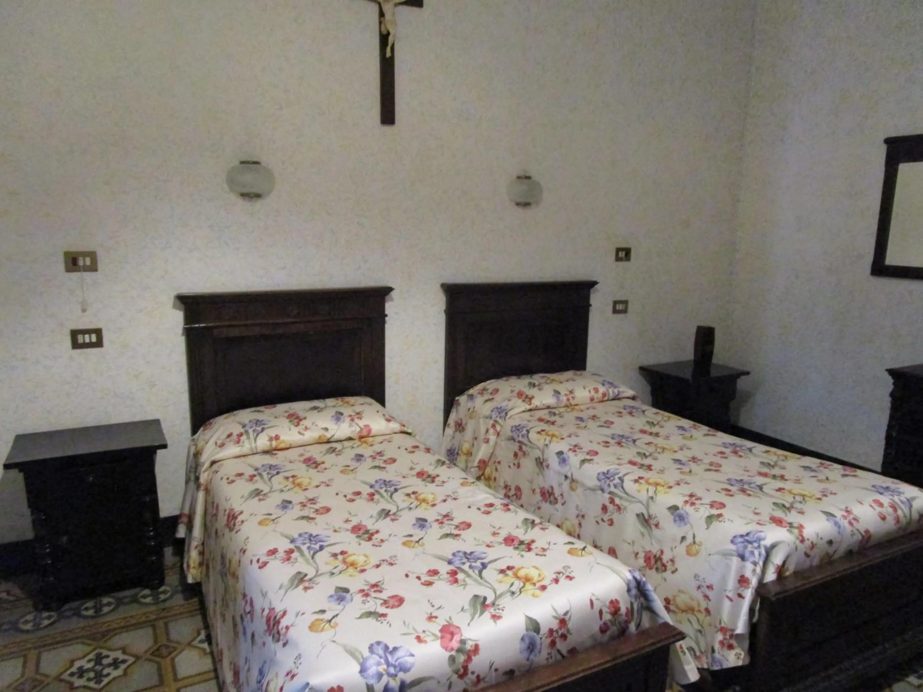 Bed in Casa S. Giuseppe di Cluny