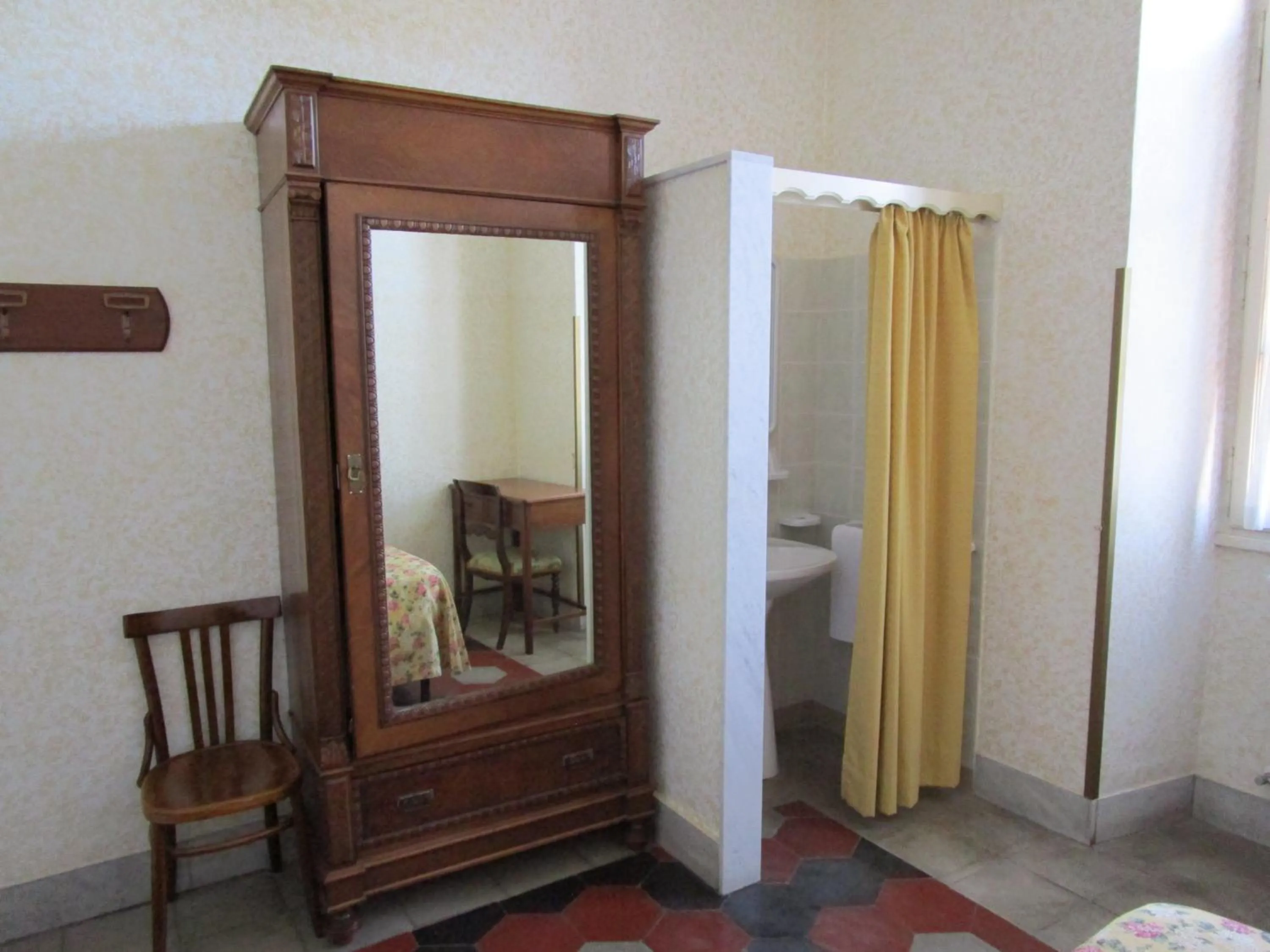 Photo of the whole room in Casa S. Giuseppe di Cluny