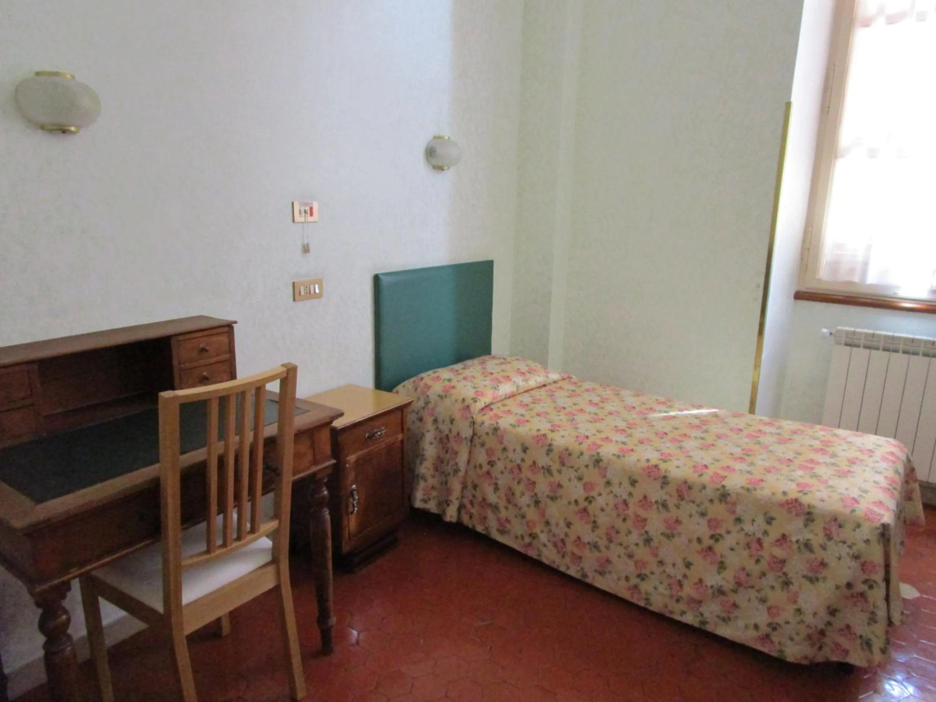 Photo of the whole room in Casa S. Giuseppe di Cluny