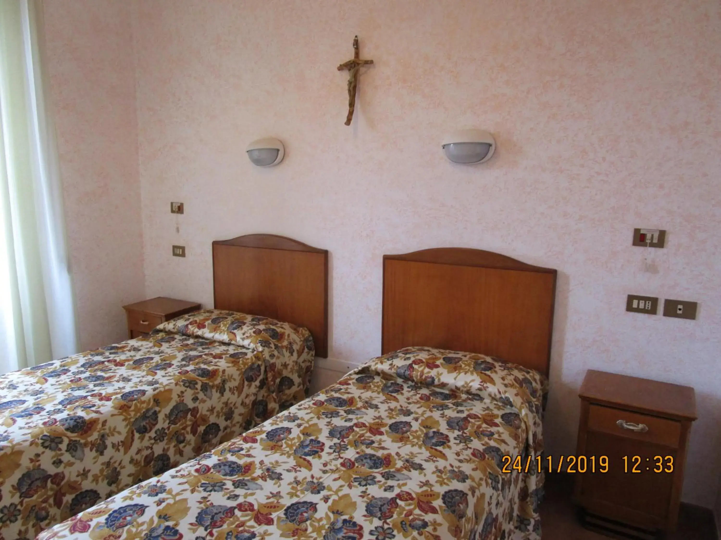 Twin Room with Private Bathroom in Casa S. Giuseppe di Cluny Twin Room with Private Bathroom in Casa S. Giuseppe di Cluny
