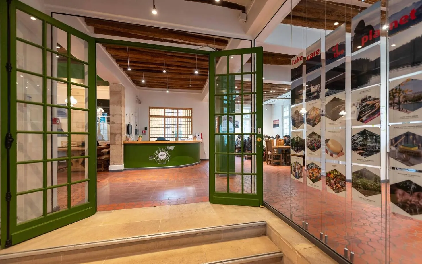 Lobby or reception in MIJE MARAIS Hostel