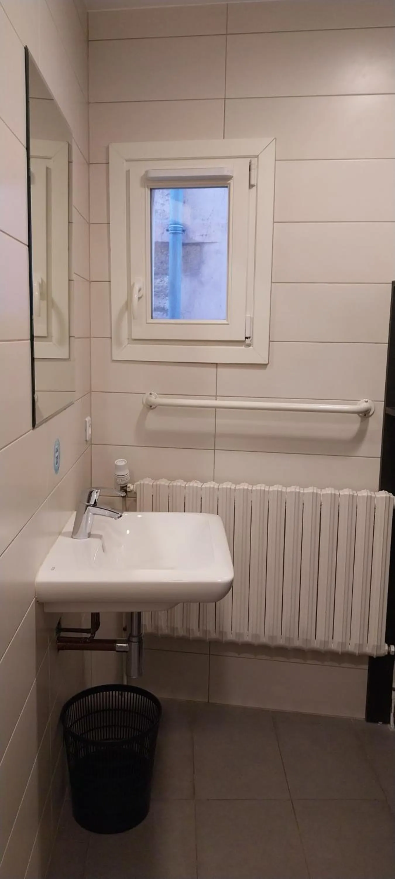 Bathroom in MIJE MARAIS Hostel