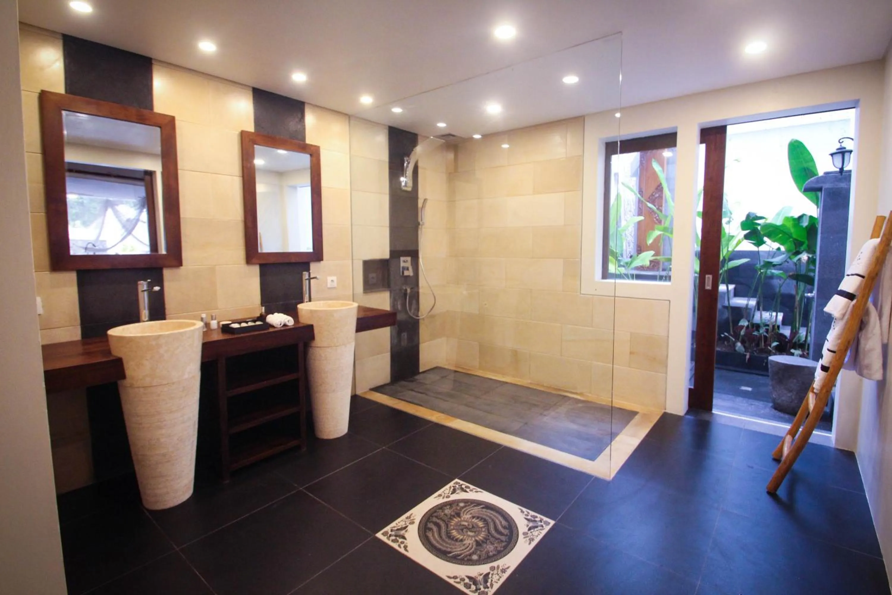 Bathroom in Keliki Luxury Lodge