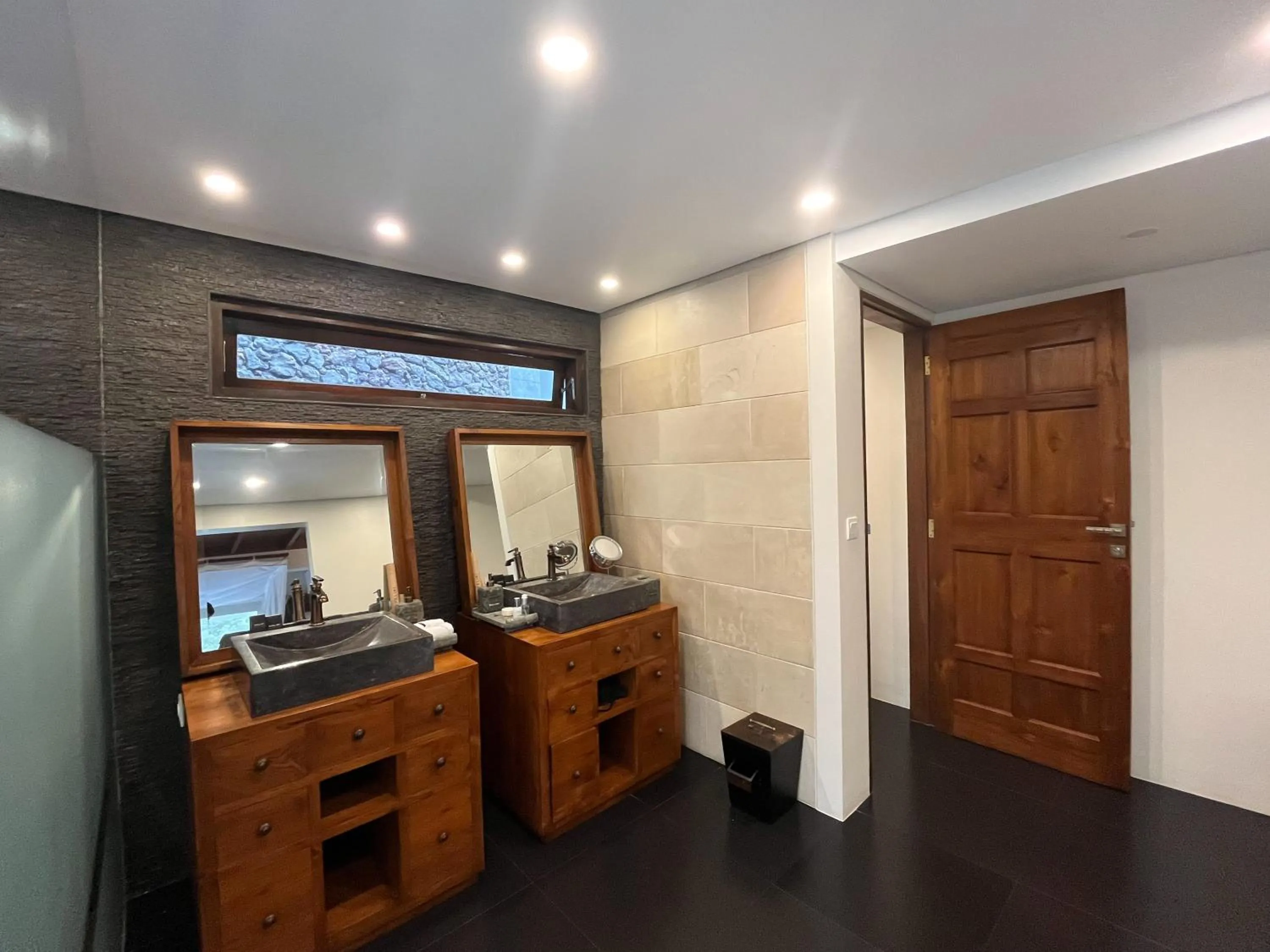 Bathroom in Keliki Luxury Lodge