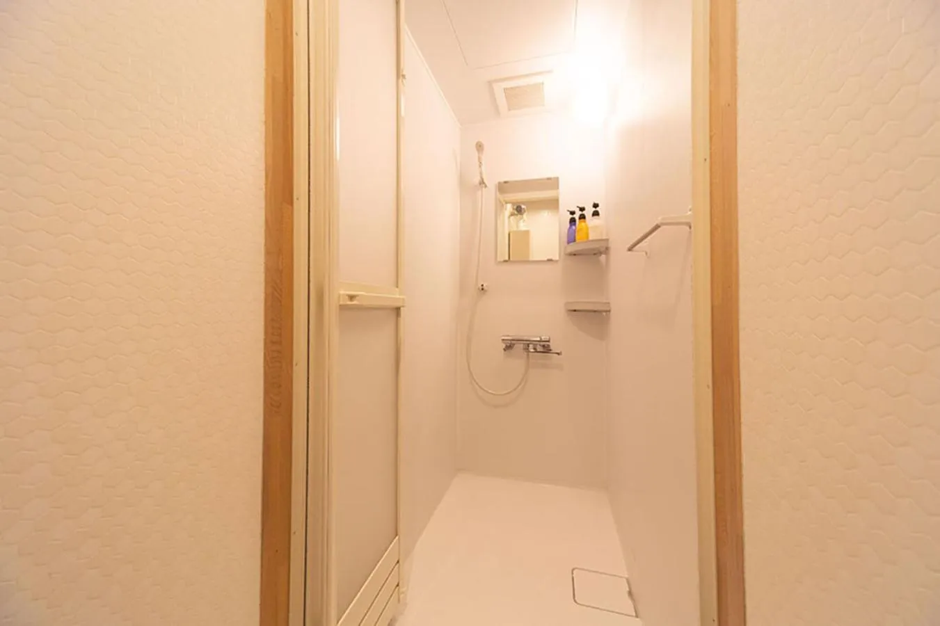 Shower in Guesthouse Nibutani Yanto