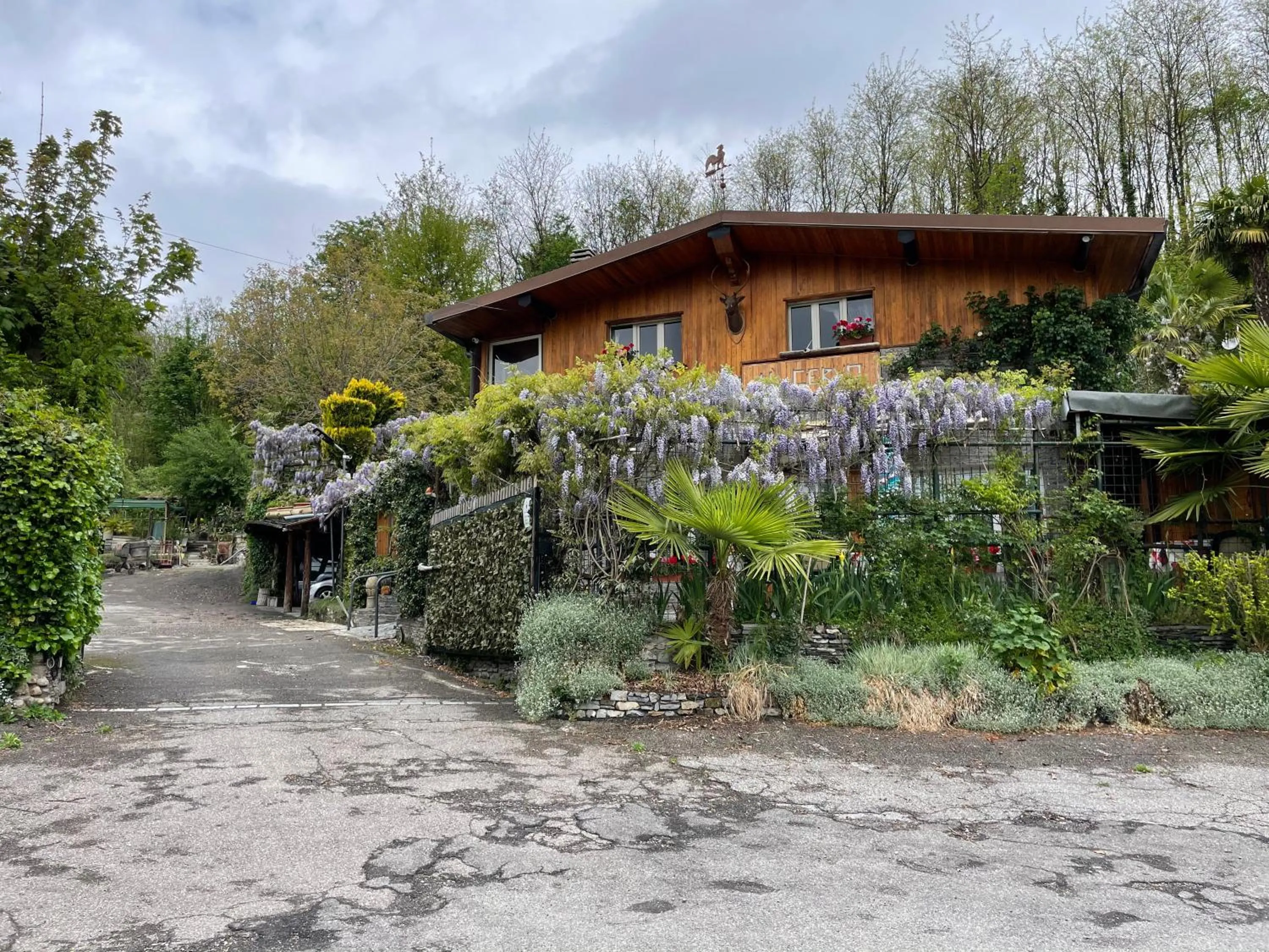 Property building in Al cervo tra i laghi