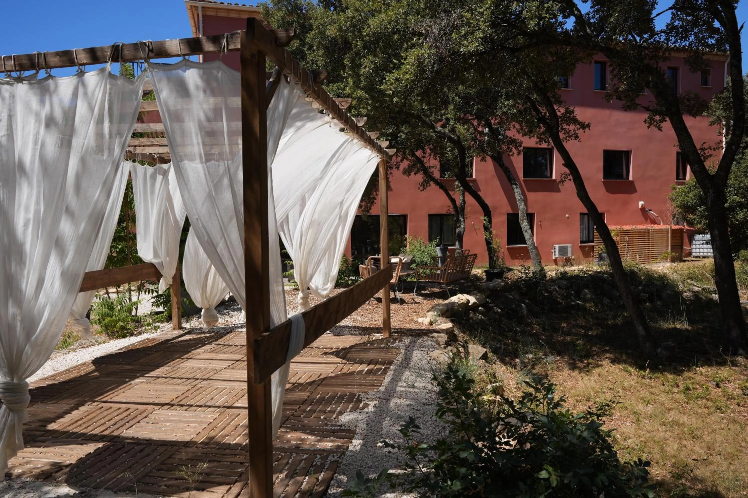 Balcony/Terrace in Hotel restaurant Spa Disini Montpellier Est, The Originals Relais