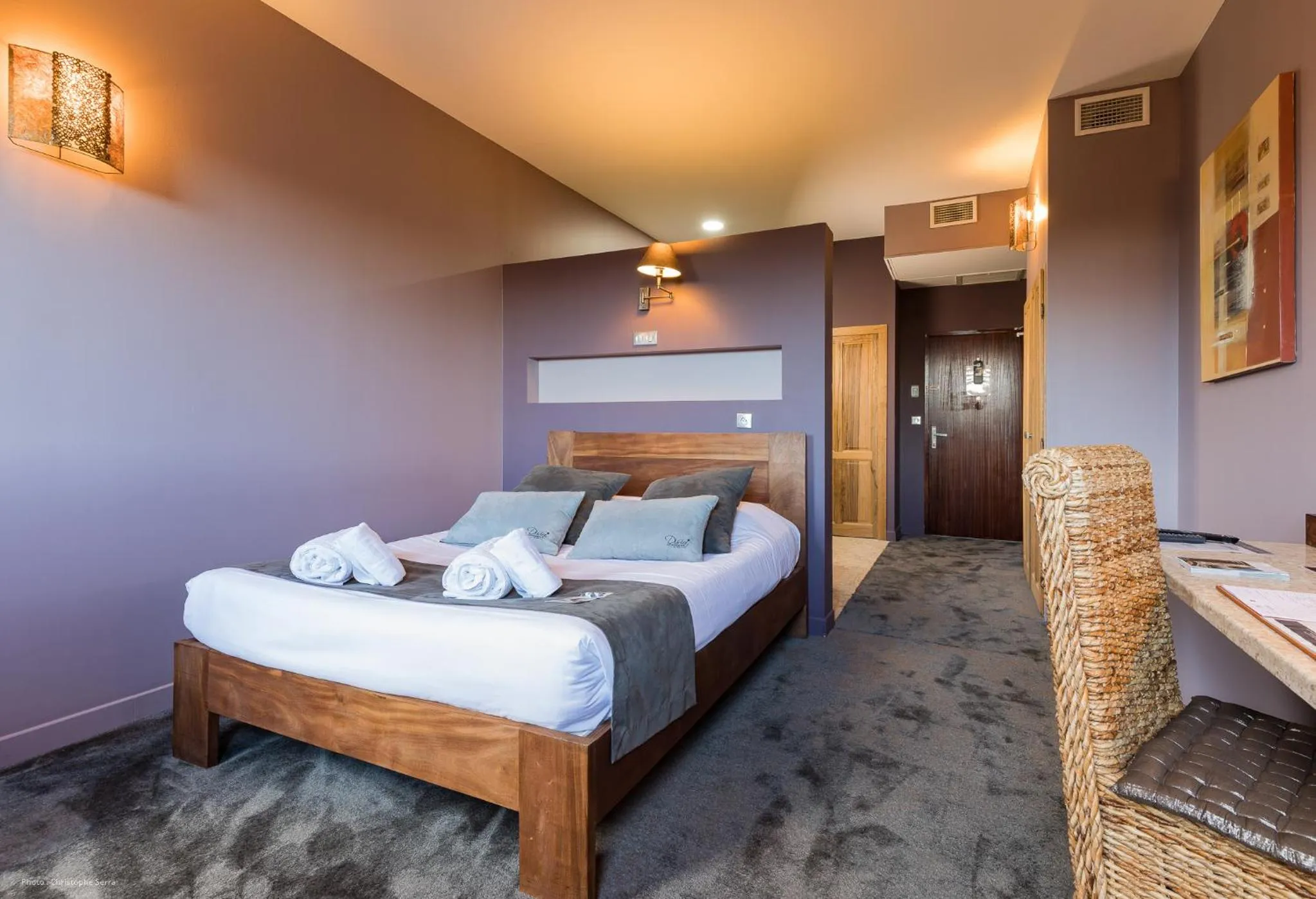 Bed in Hotel restaurant Spa Disini Montpellier Est, The Originals Relais