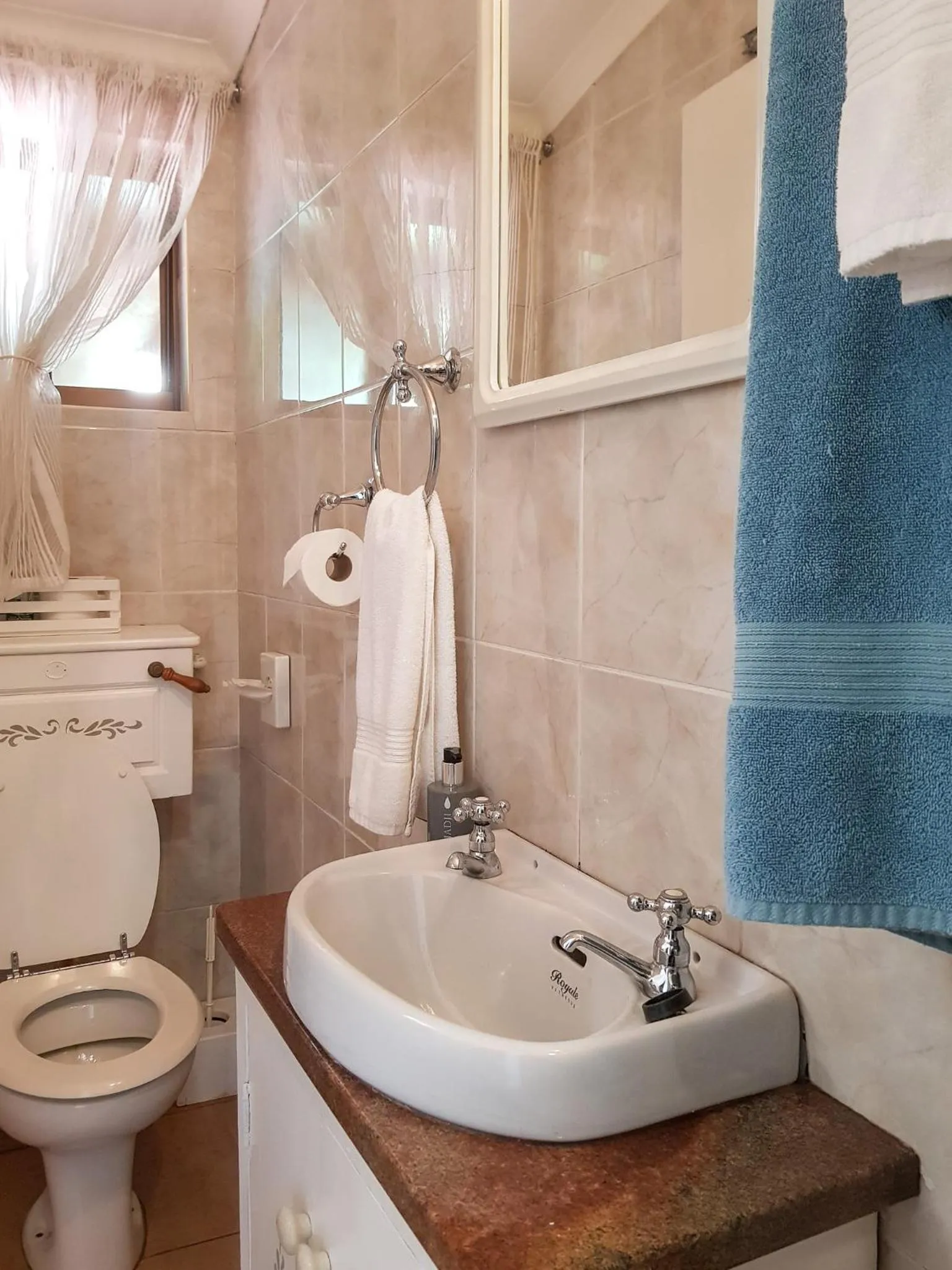 Toilet in Santa Lucia Guest House