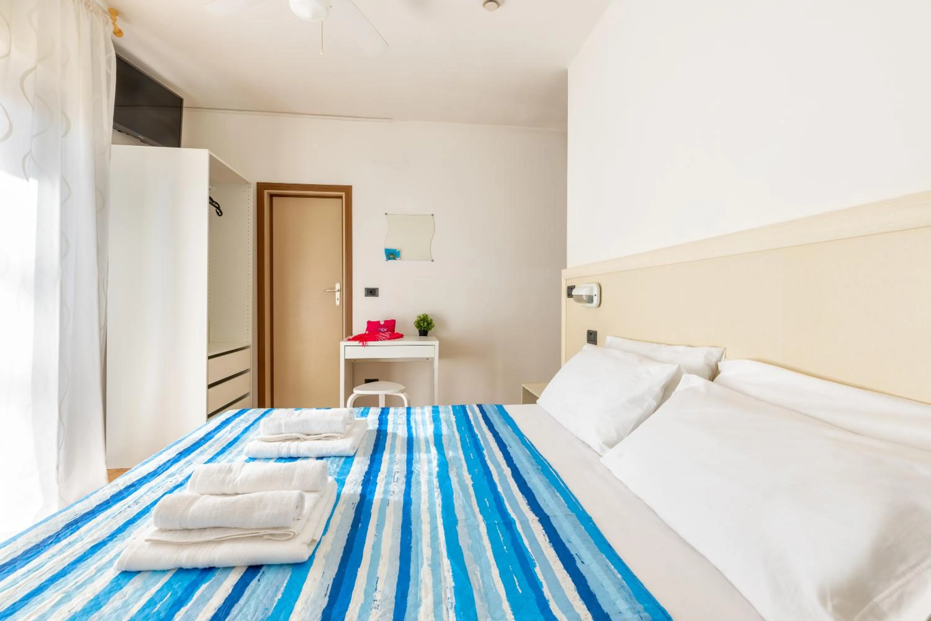 Bed in Hotel Mignon Riccione Fronte Mare