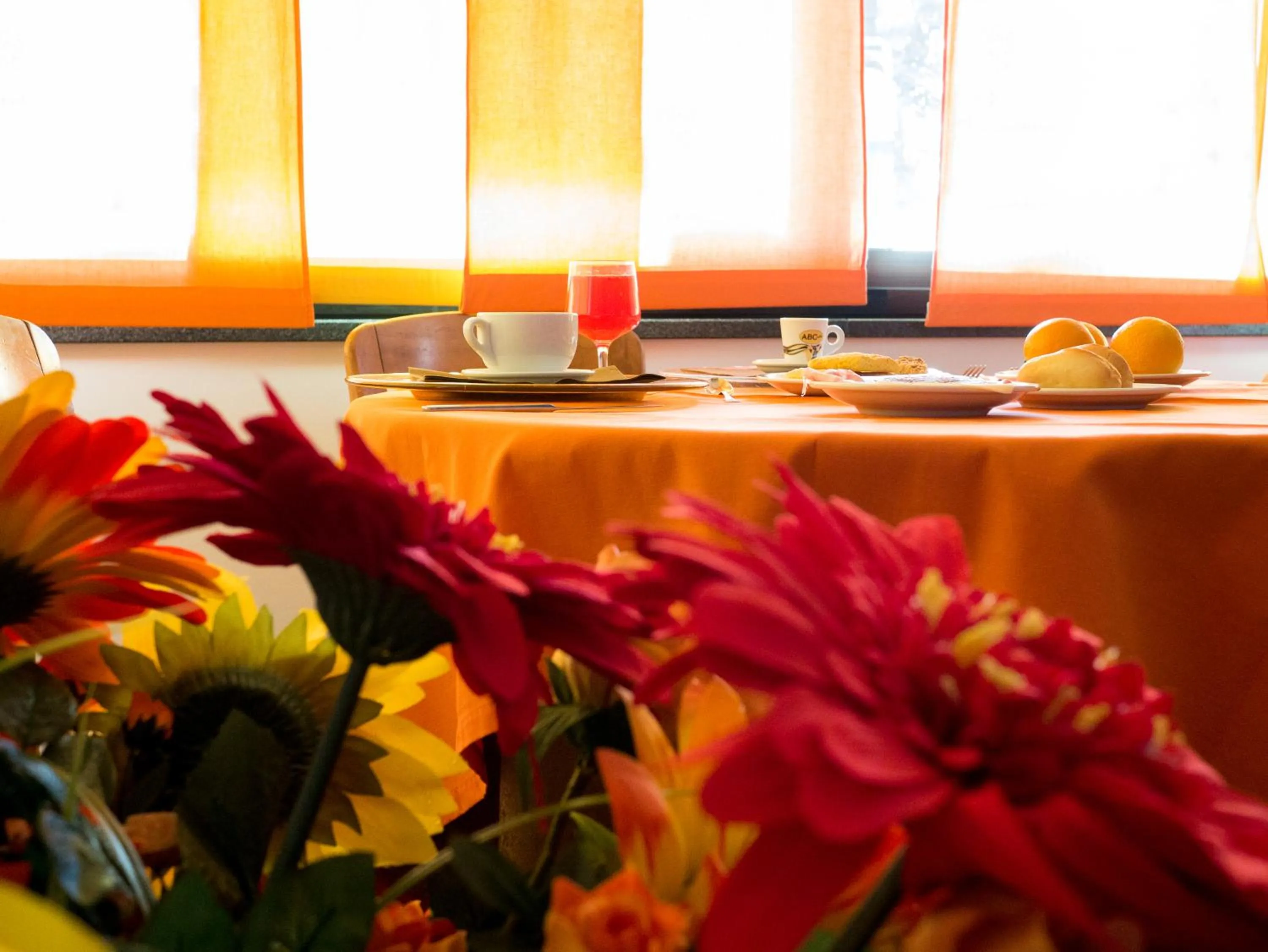 Restaurant/places to eat in Hotel Mignon Riccione Fronte Mare