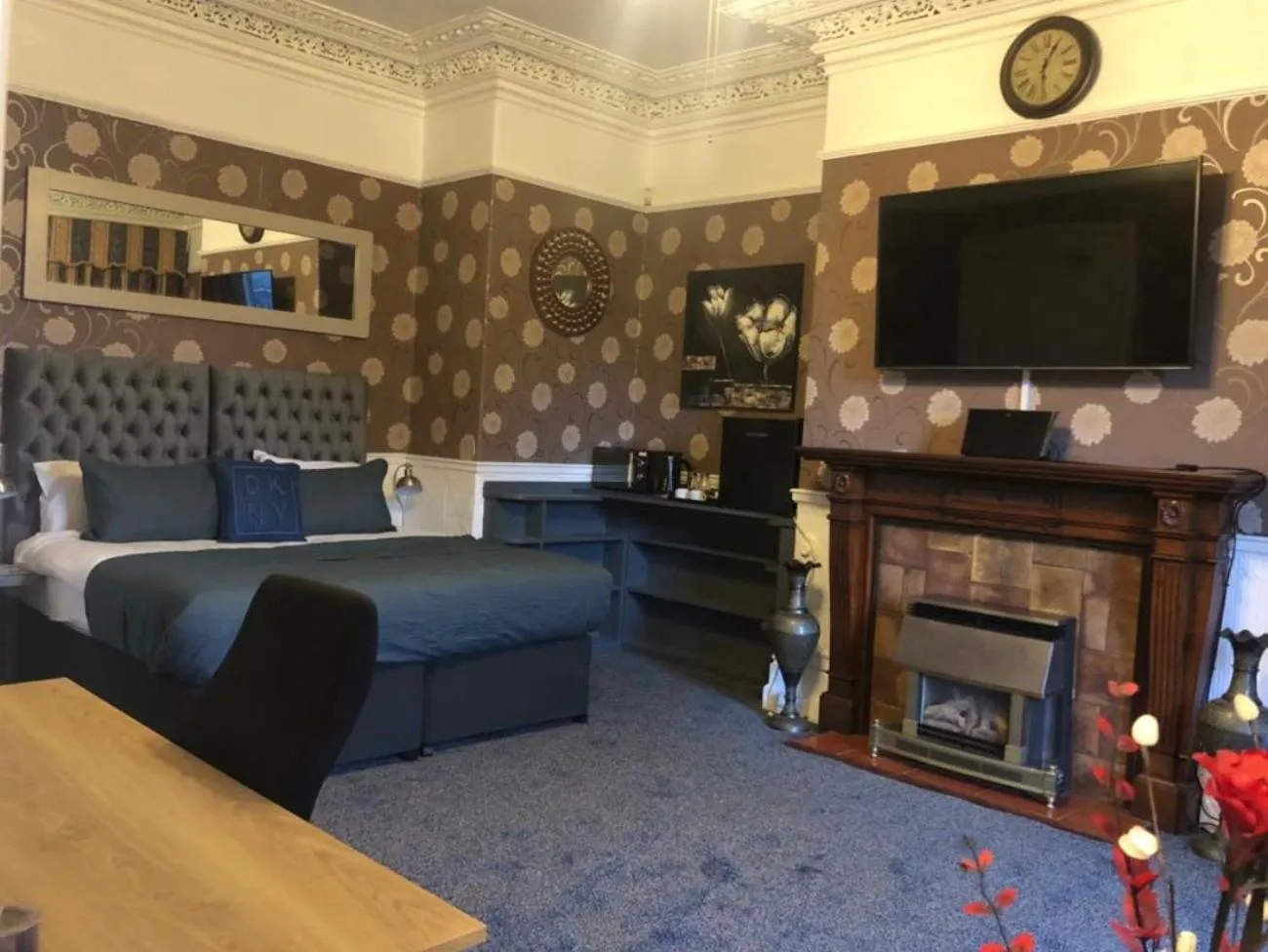 Bed in Ashfield Hotel