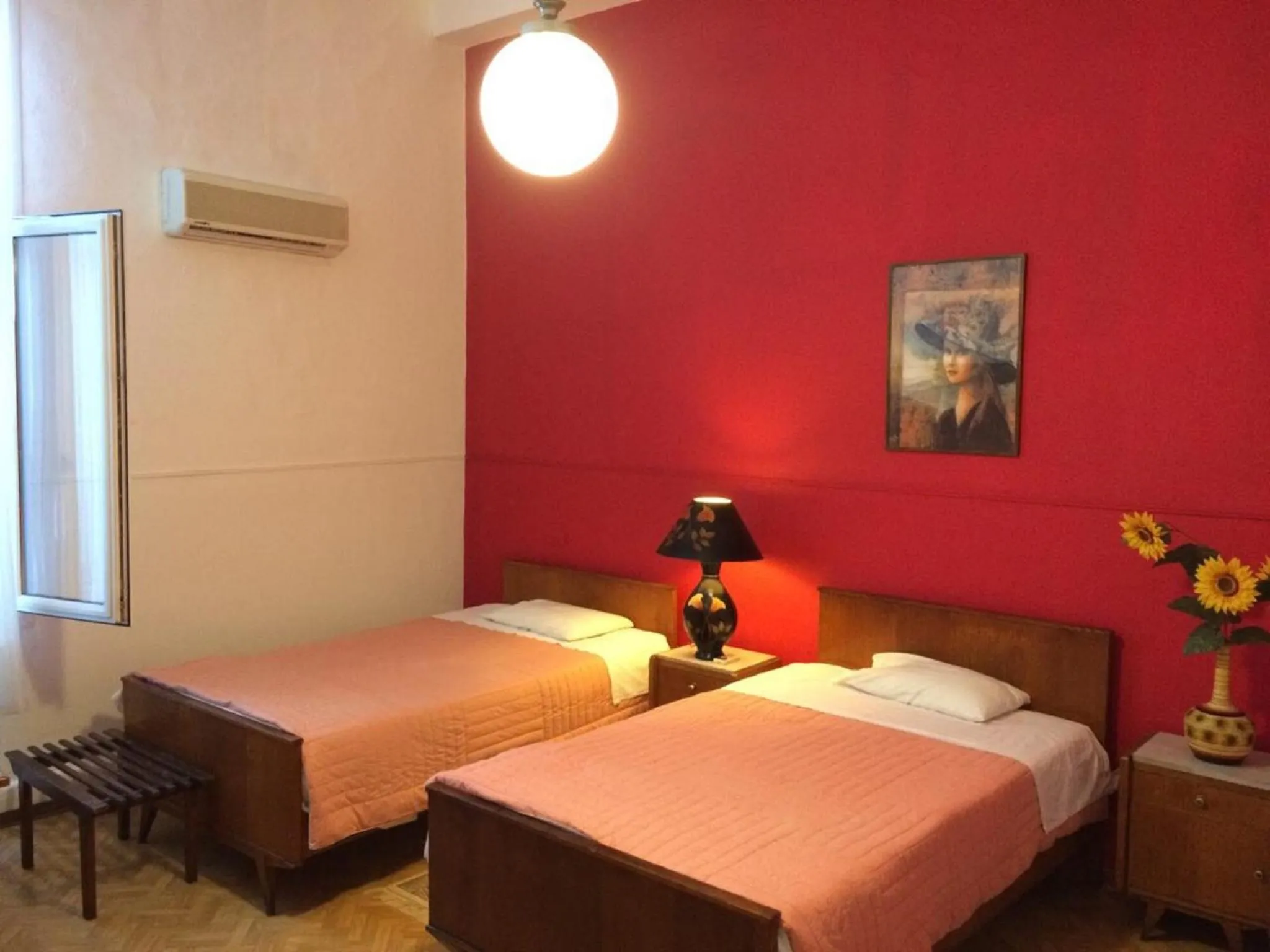 Bed in Hotel Acropolis