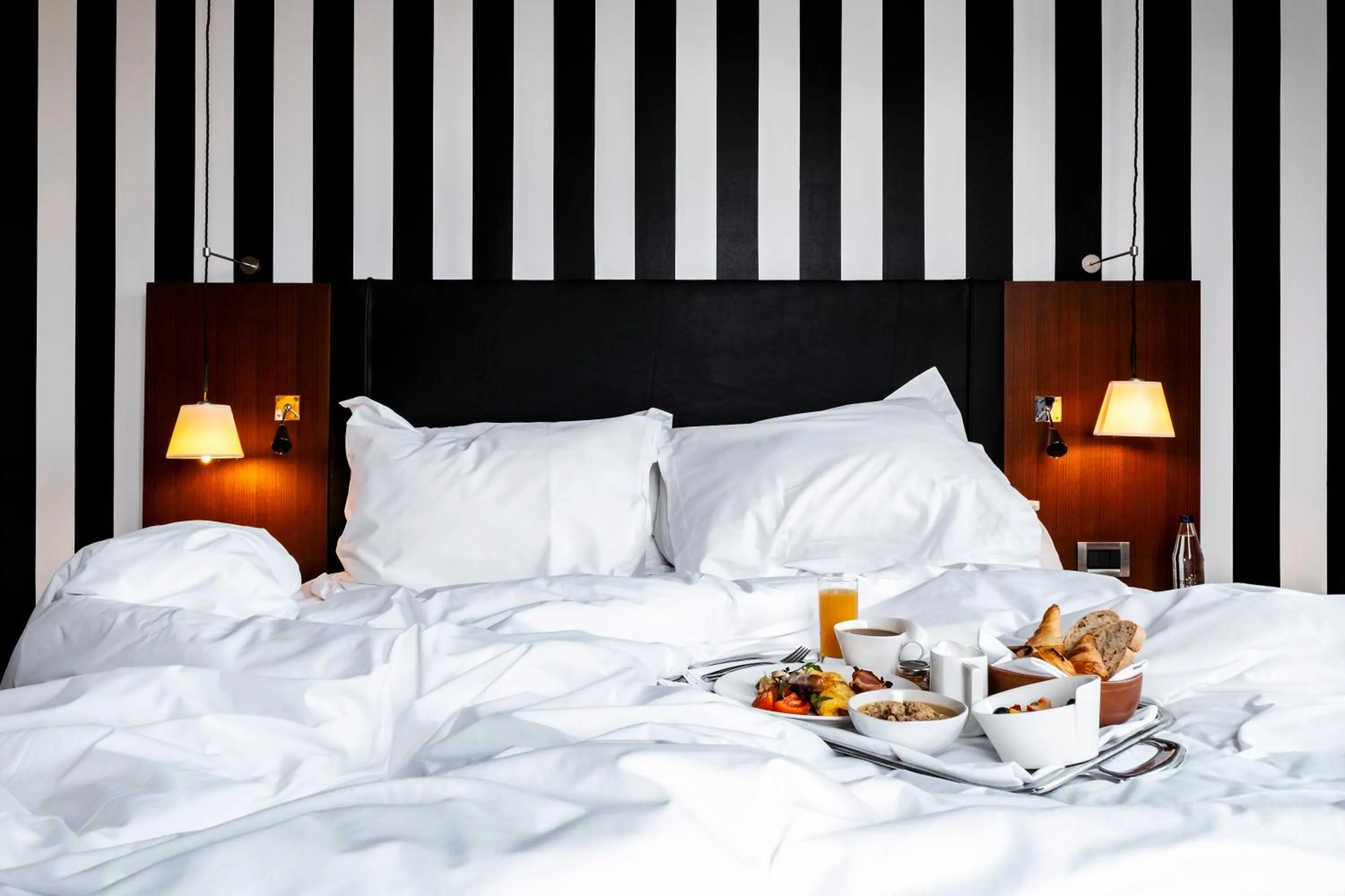 Bed in Grand Hôtel Champs-Elysées