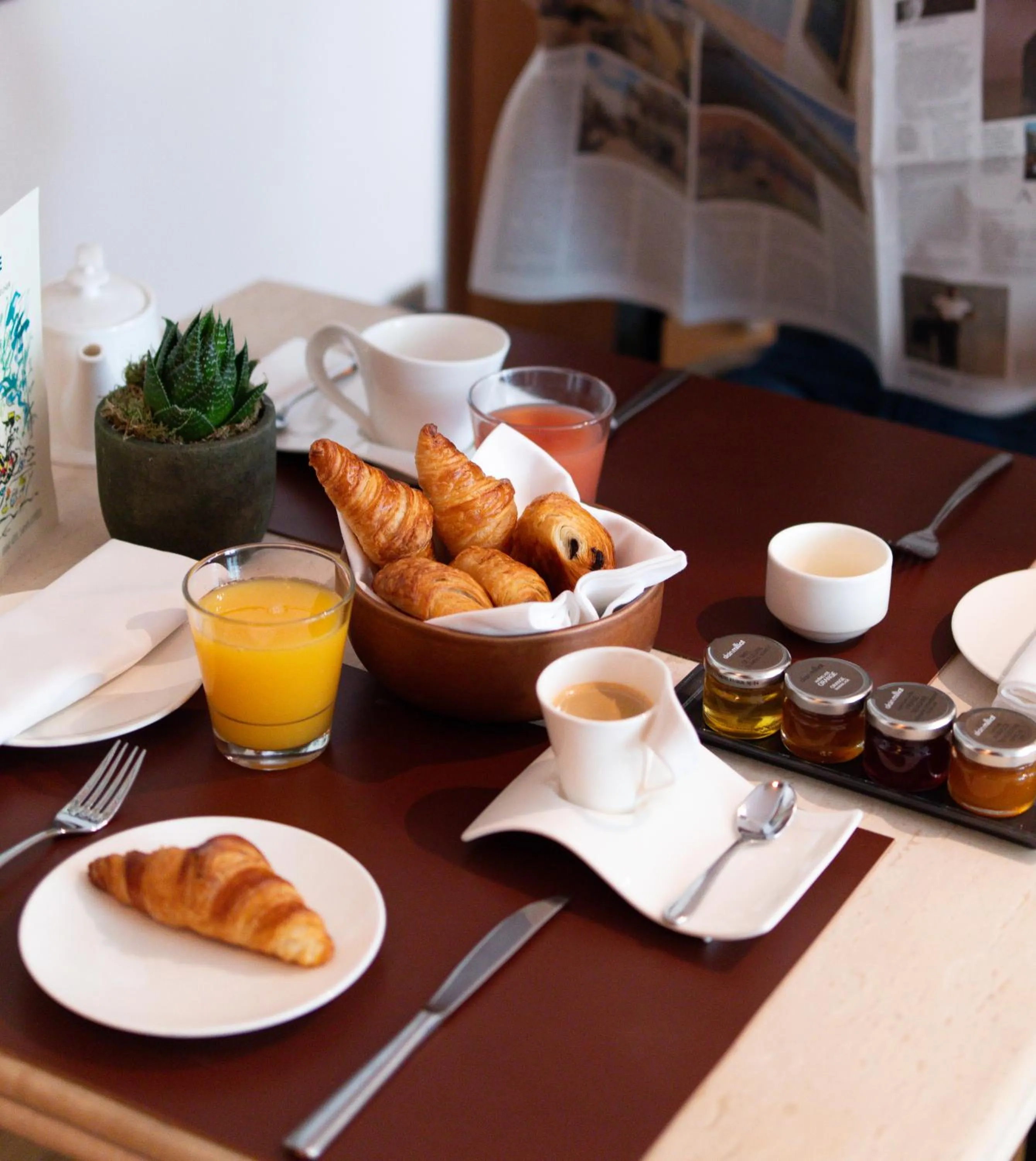 Breakfast in Grand Hôtel Champs-Elysées