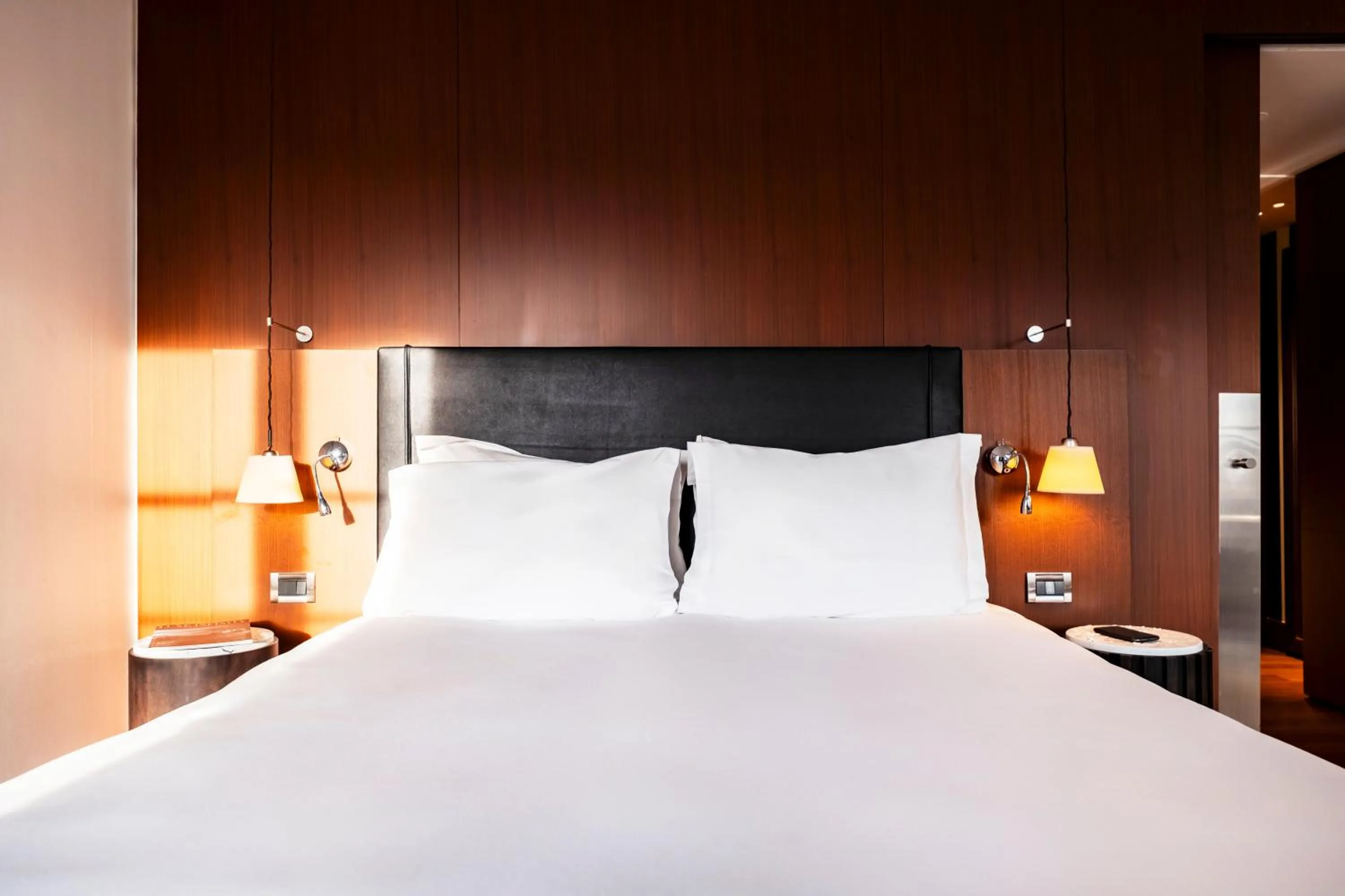 Bed in Grand Hôtel Champs-Elysées