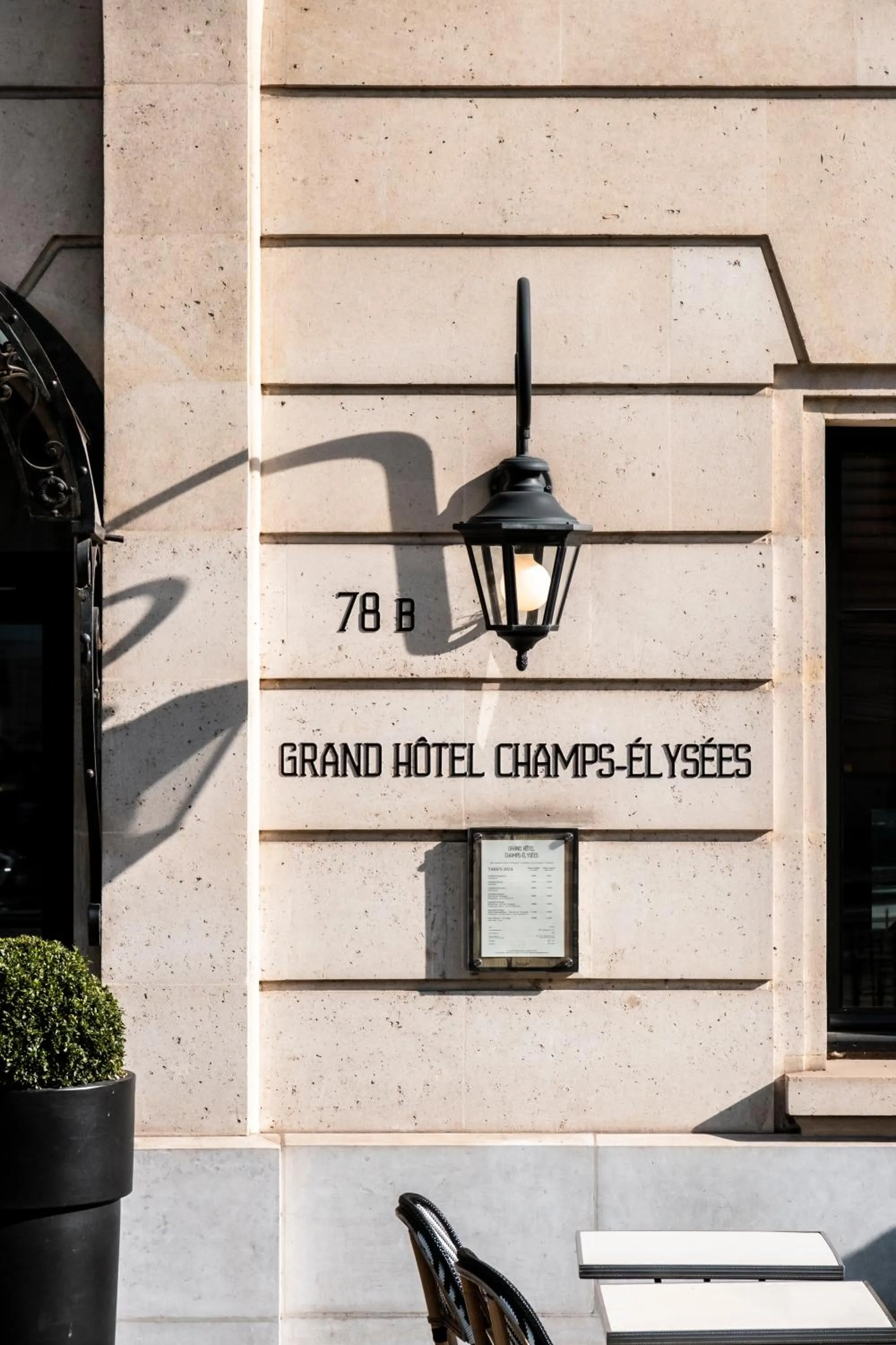 Property building in Grand Hôtel Champs-Elysées