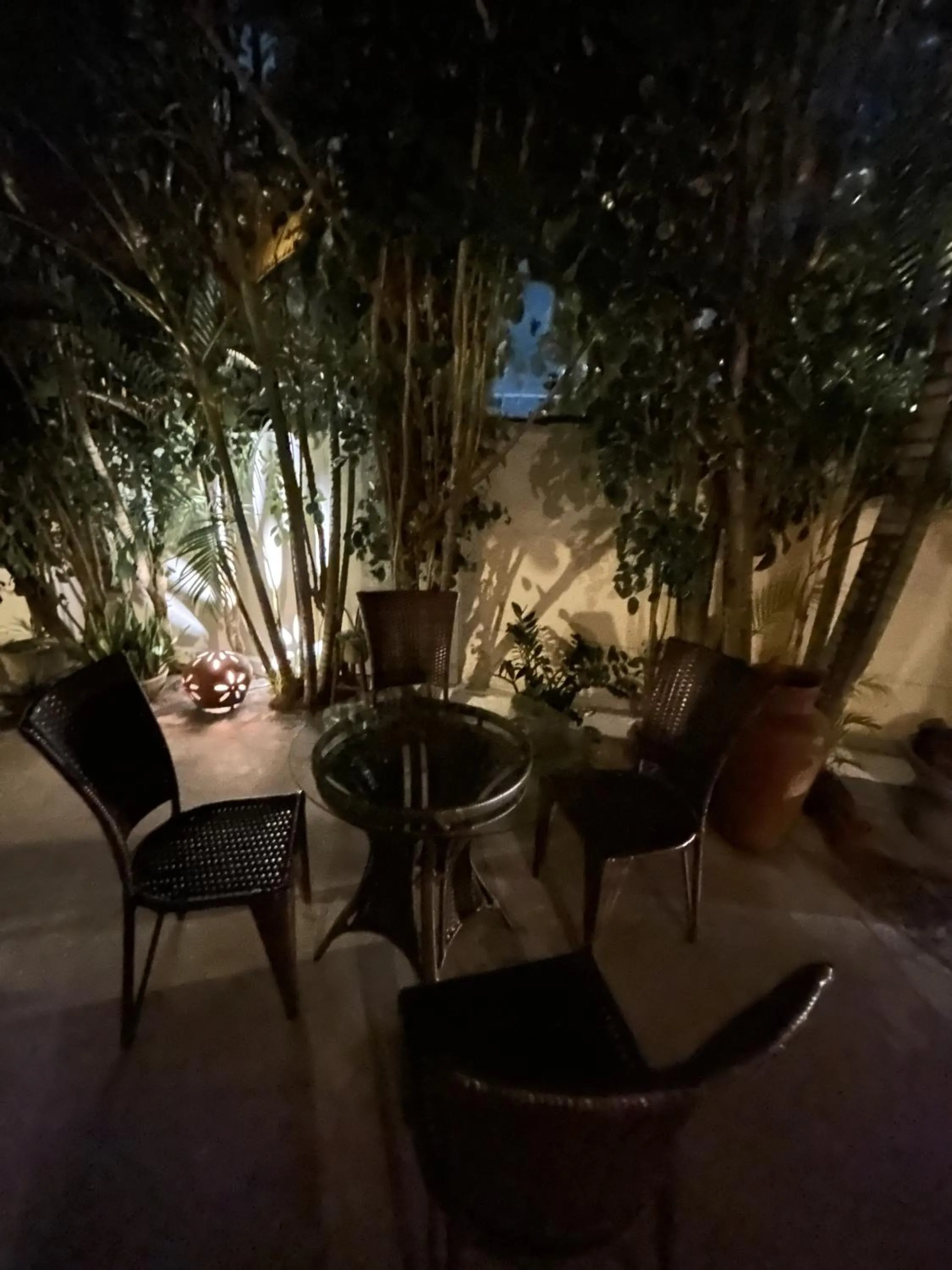 Restaurant/places to eat in La Reserve Design Villa IDA