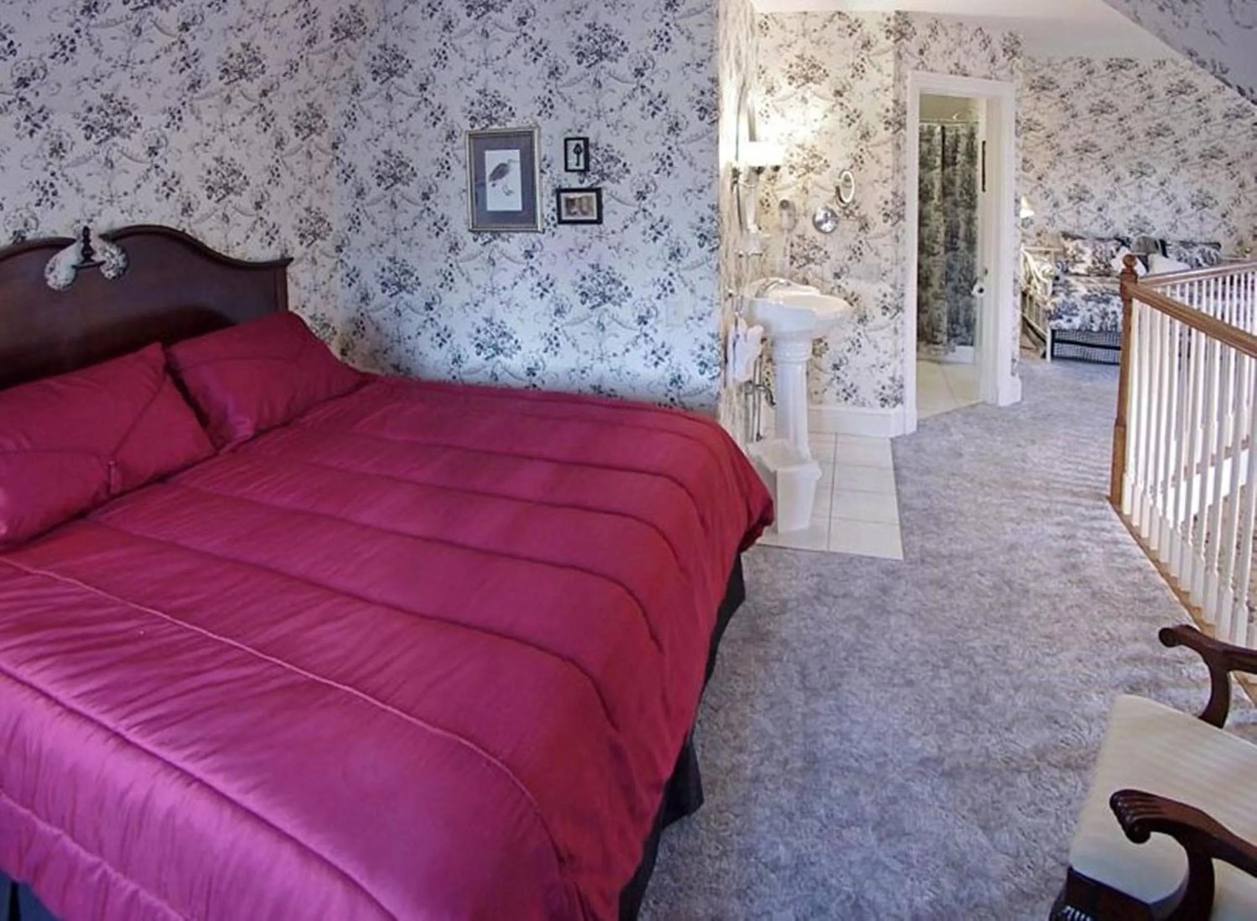 Other, Bed in Bird-in-Hand Village Inn & Suites