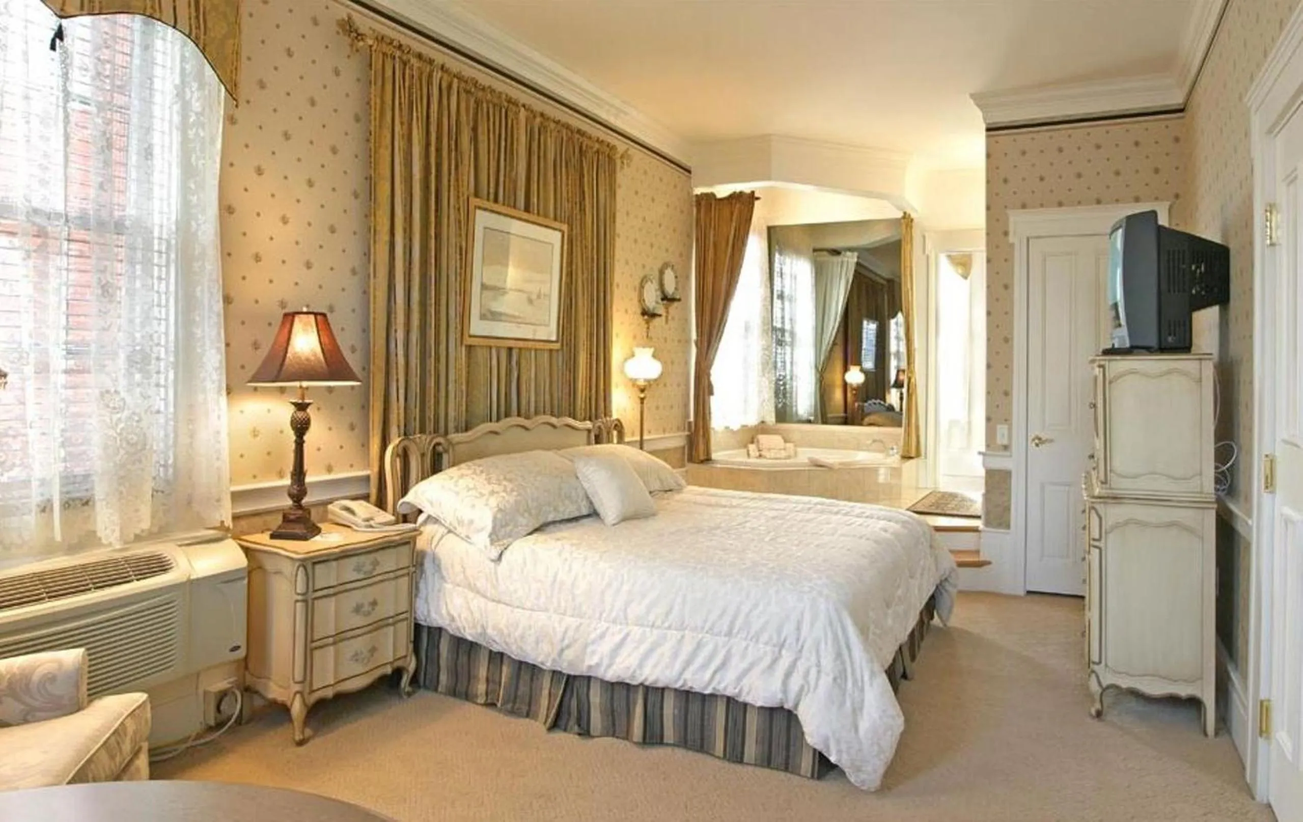 Other, Bed in Bird-in-Hand Village Inn & Suites