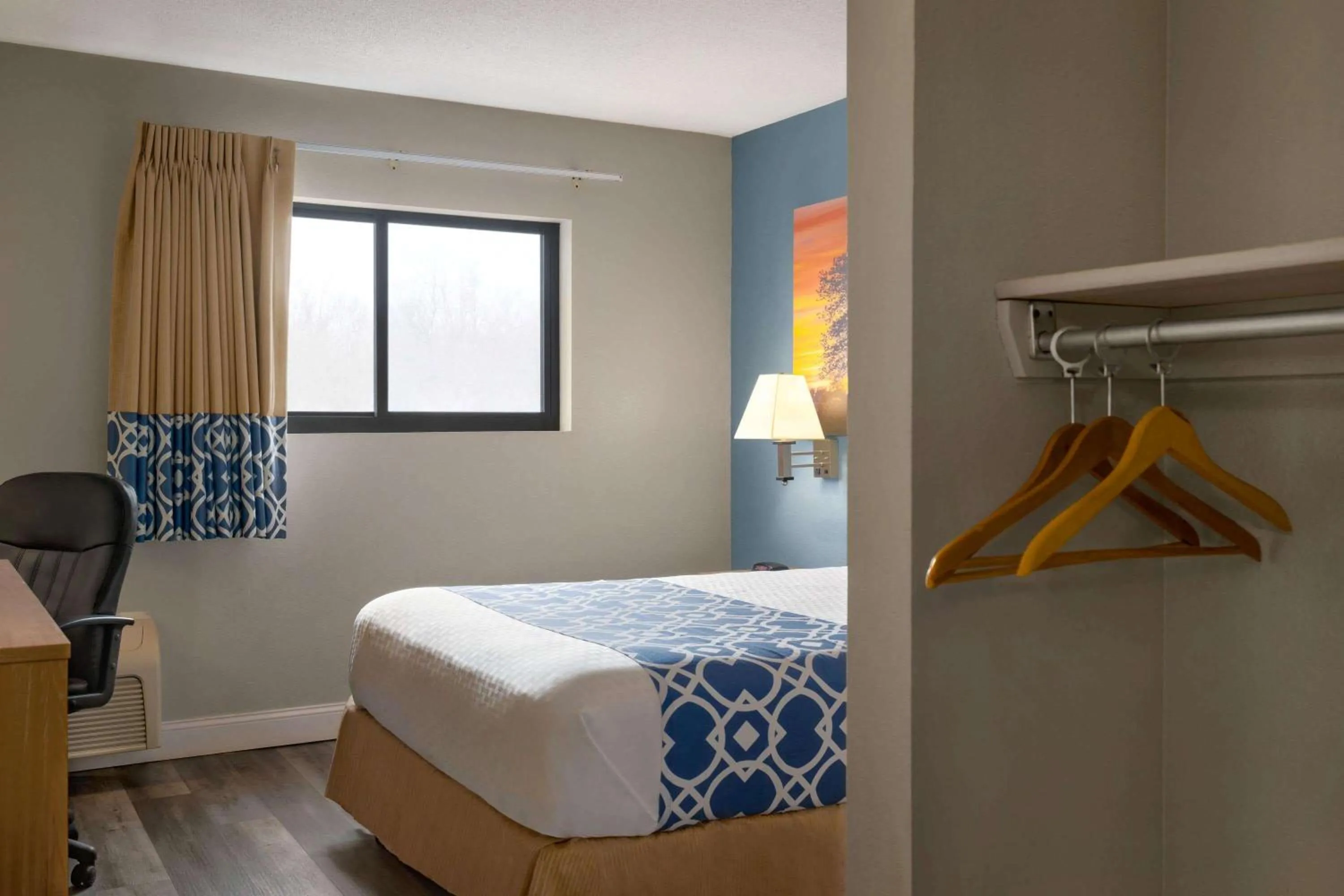 Photo of the whole room, Bed in Days Inn by Wyndham Canastota Verona