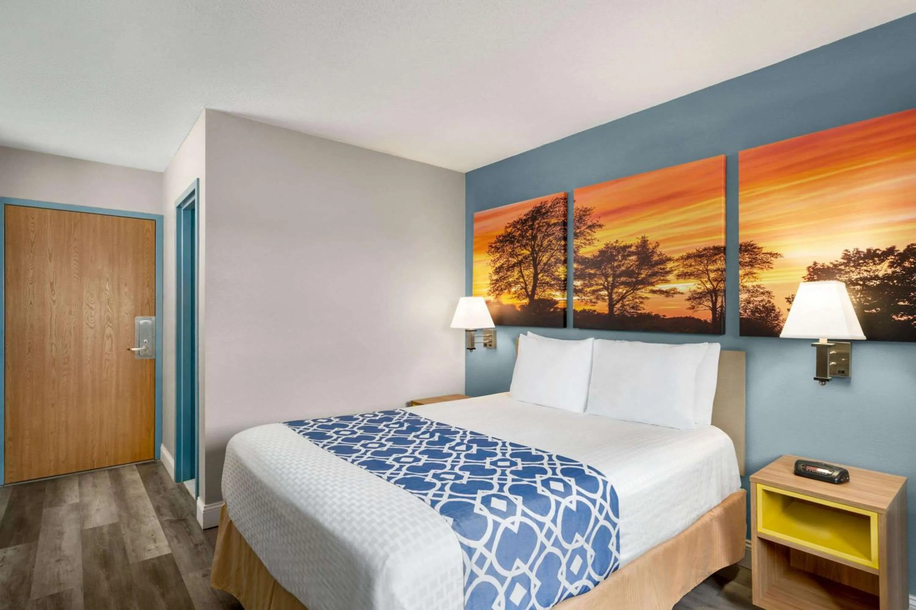 Photo of the whole room, Bed in Days Inn by Wyndham Canastota Verona