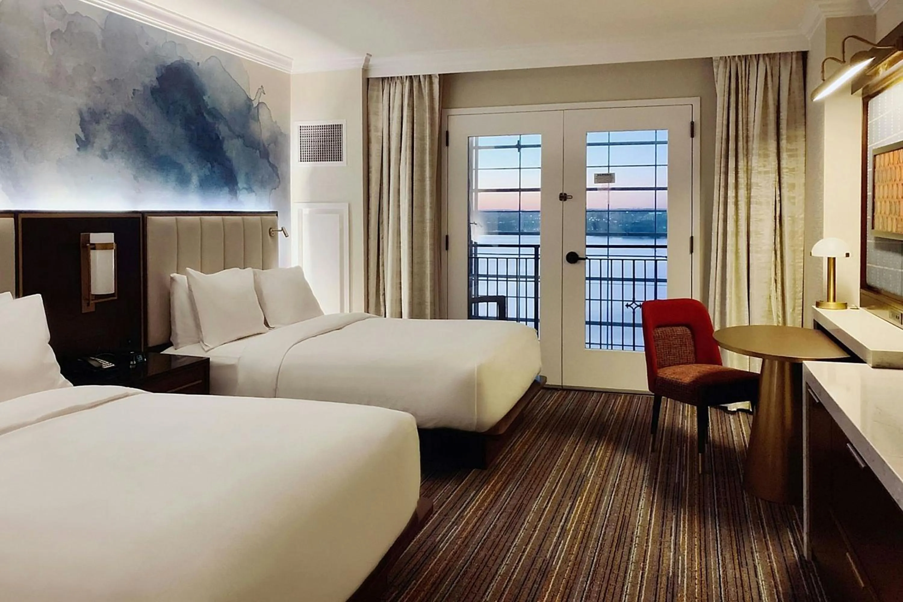 Photo of the whole room, Bed in Gaylord National Resort & Convention Center