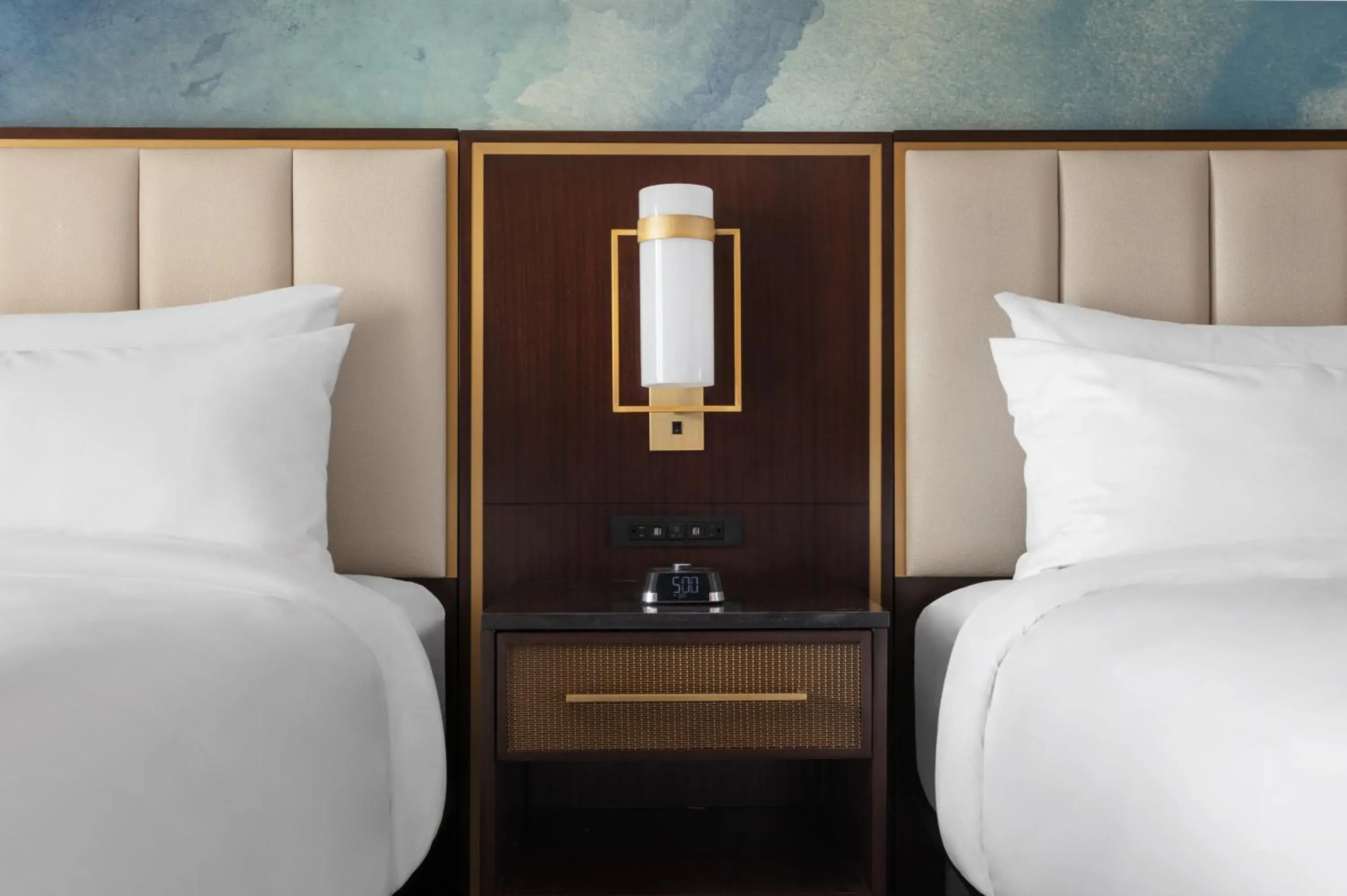 Queen Room with Two Queen Beds and Atrium View - Hearing Accessible in Gaylord National Resort & Convention Center Queen Room with Two Queen Beds and Atrium View - Hearing Accessible in Gaylord National Resort & Convention Center