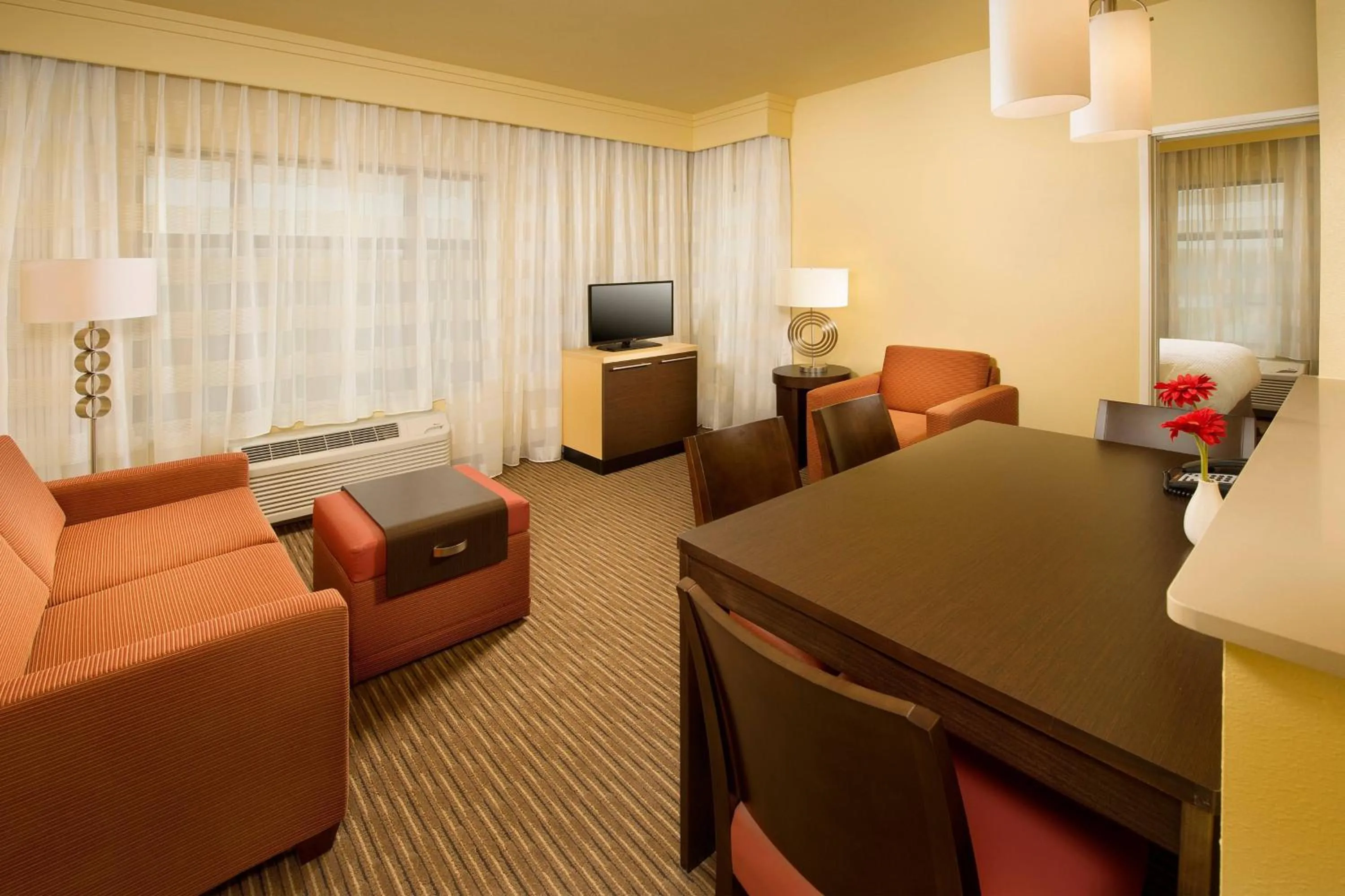 Living room in TownePlace Suites by Marriott Dallas DFW Airport North/Grapevine