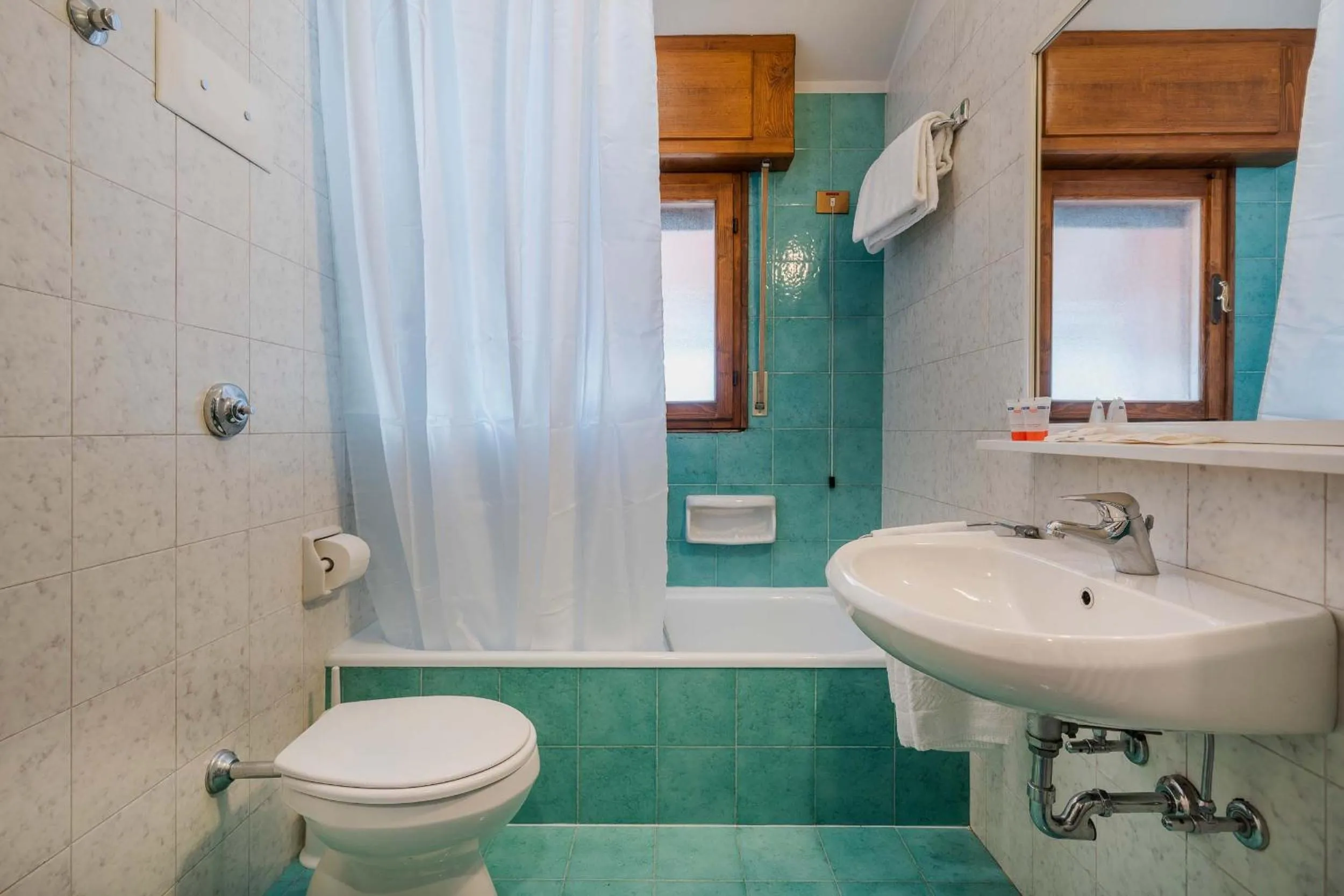 Toilet, Bathroom in Hotel Capannina