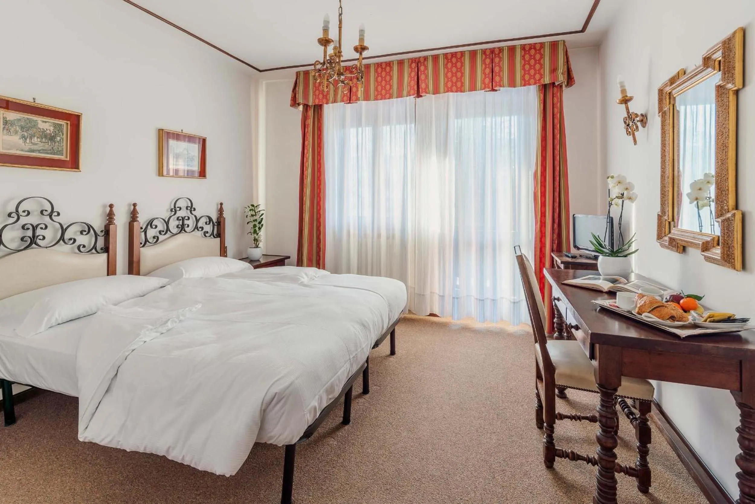 Bed in Hotel Capannina