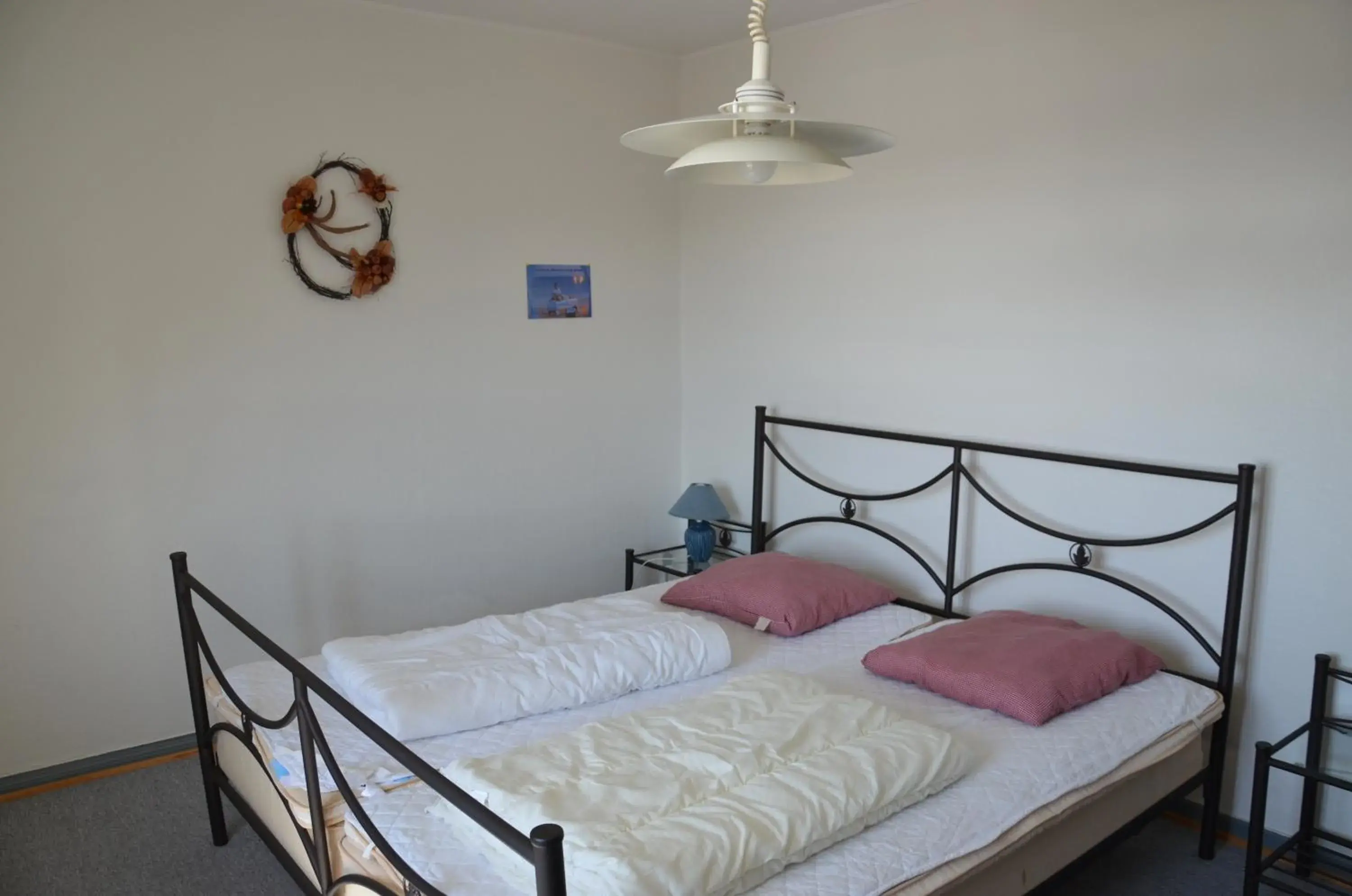 Standard Double or Twin Room with Shared Bathroom (9, 10) in Ferie På Toppen Standard Double or Twin Room with Shared Bathroom (9, 10) in Ferie På Toppen