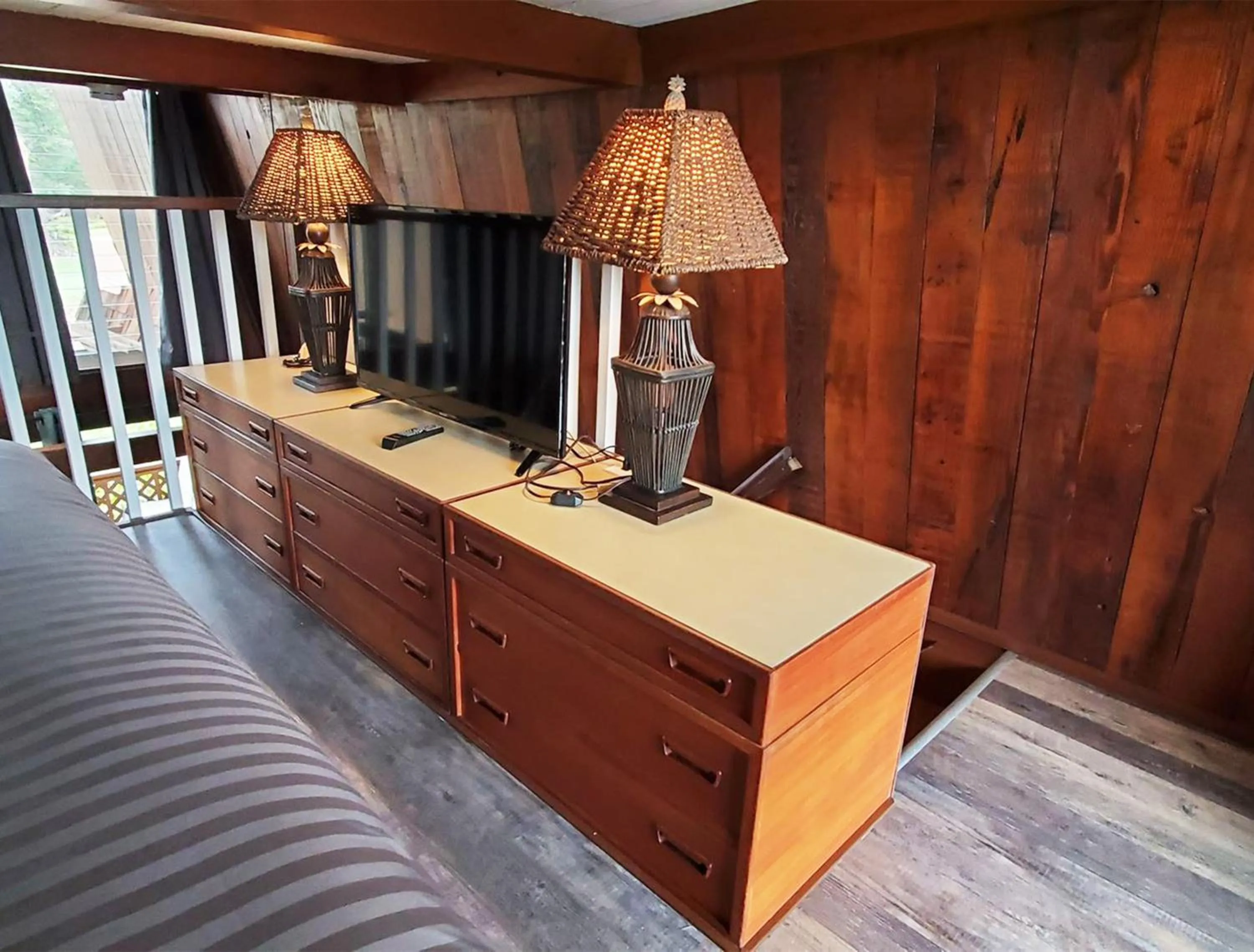 TV and multimedia in Hotel Moloka'i