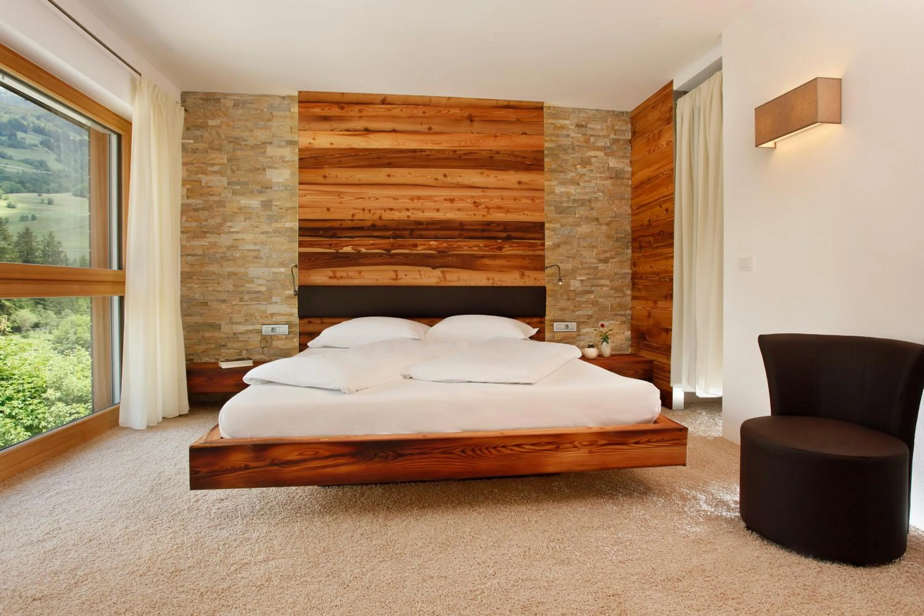 Bed in Hotel Ratschingserhof